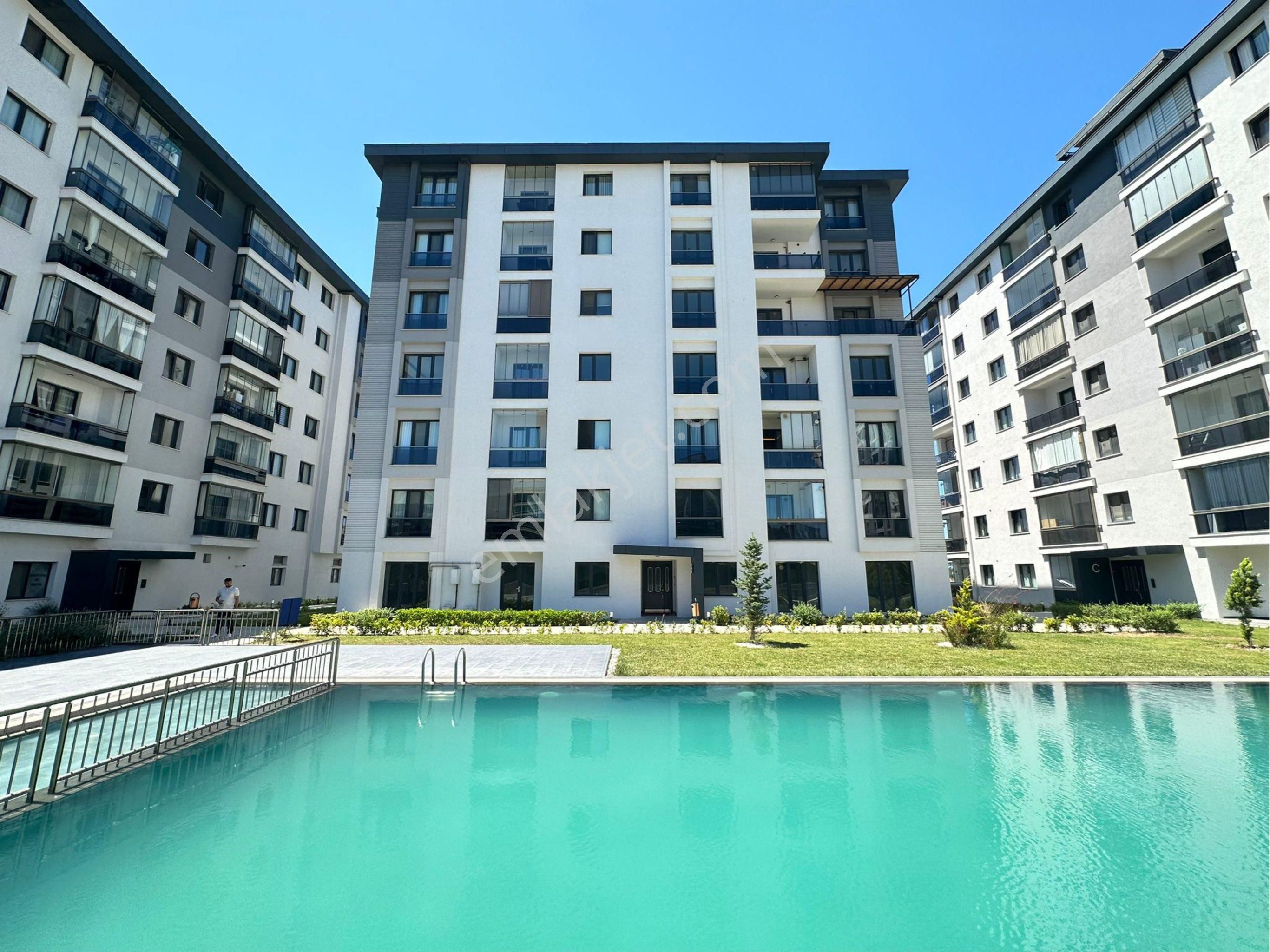 Çerkezköy İnfinity Sitesi Bahçe Katı Amerikan Mutfaklı 3+1 Daire