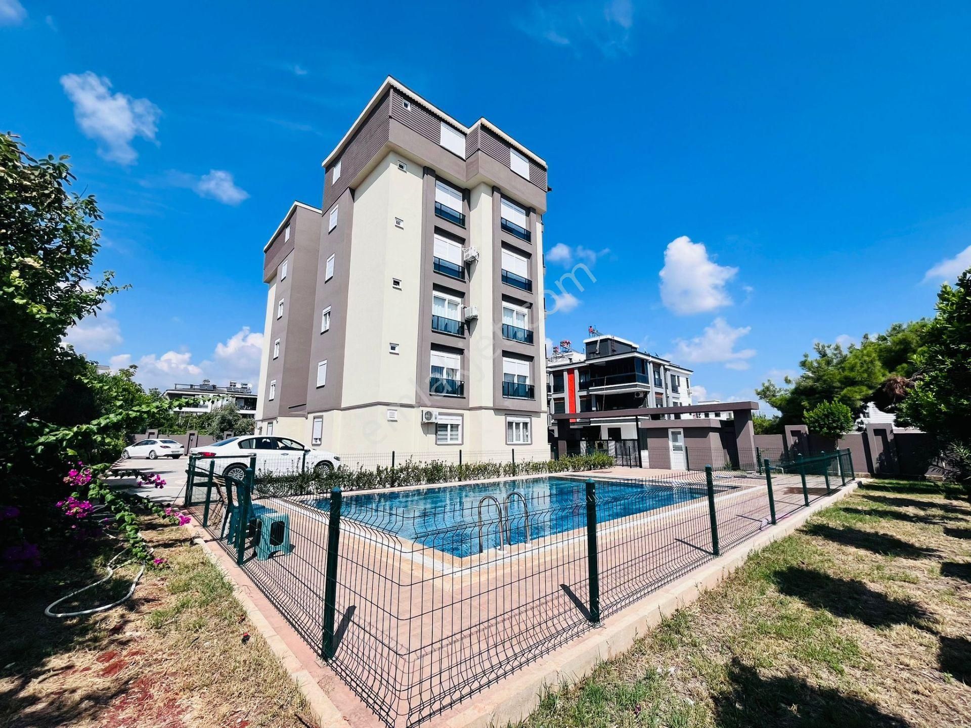 **masal Park Yakını Tramvaya Adım Mesafe 6+2 240m2 Havuzlu Dubleks Daire**