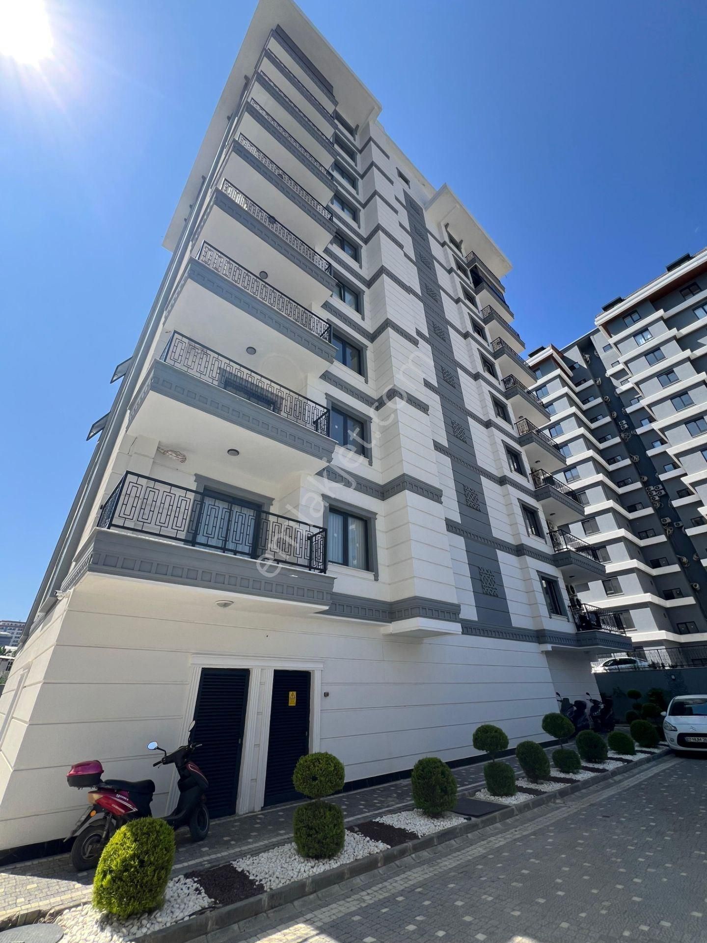 Alanya Mahmutlar’da Merkezi Konumda, Site İçi 1+1 Satılık Daire