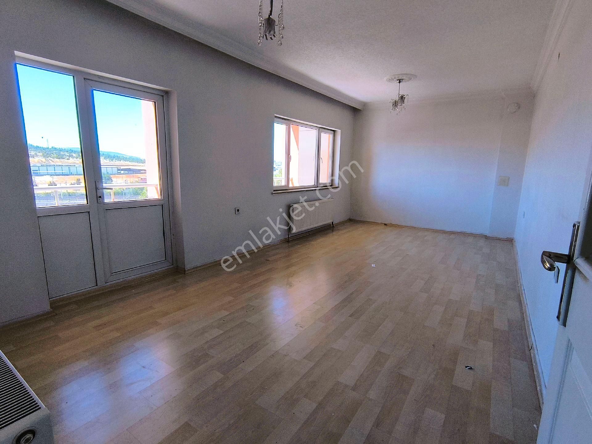 Seyrantepe Mahallesi Geniş Bakımlı 3+1 Kiralık Daire