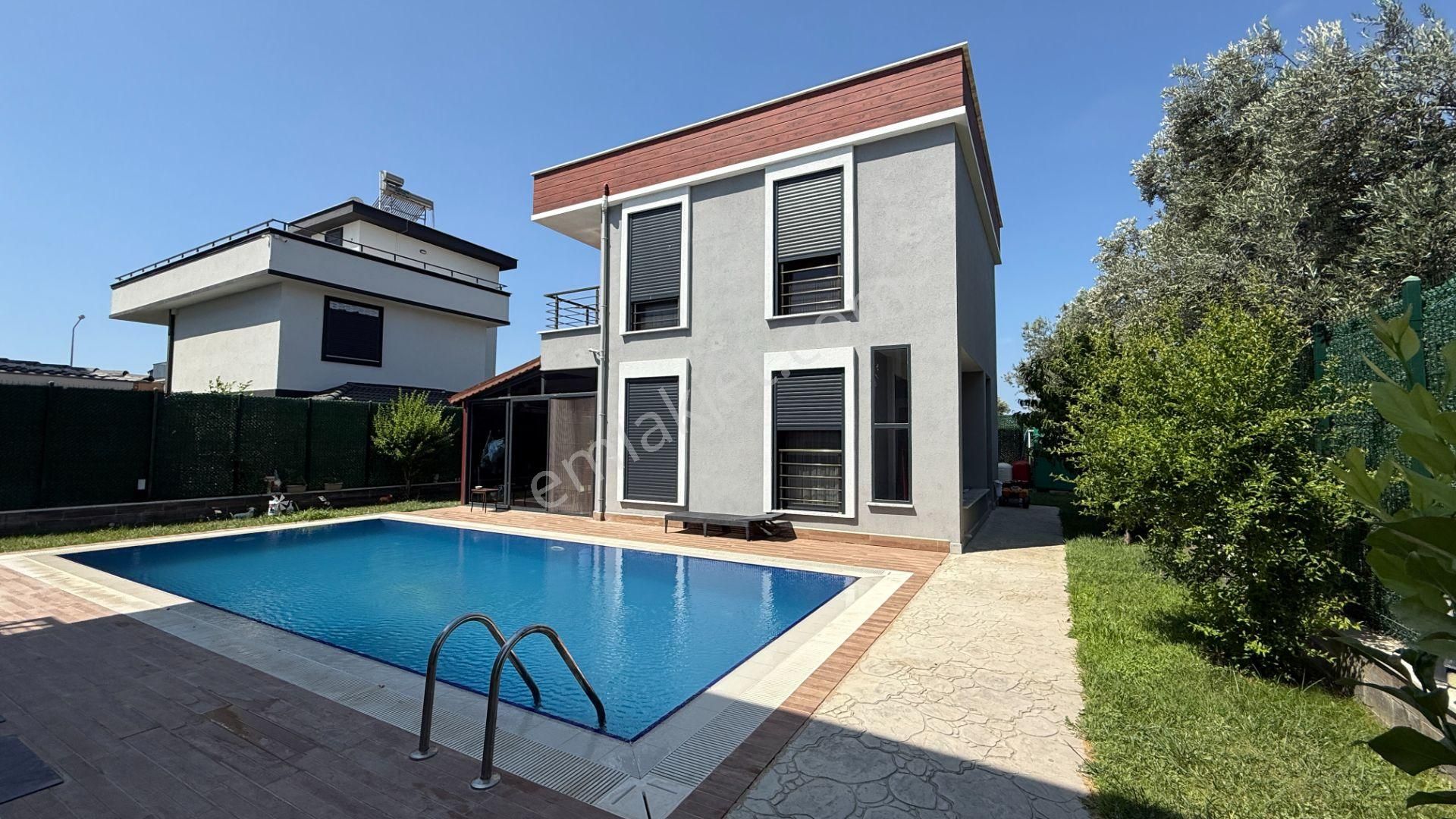 Güre Tahtakuşlar'da Müstakil Havuzlu Satılık Villa