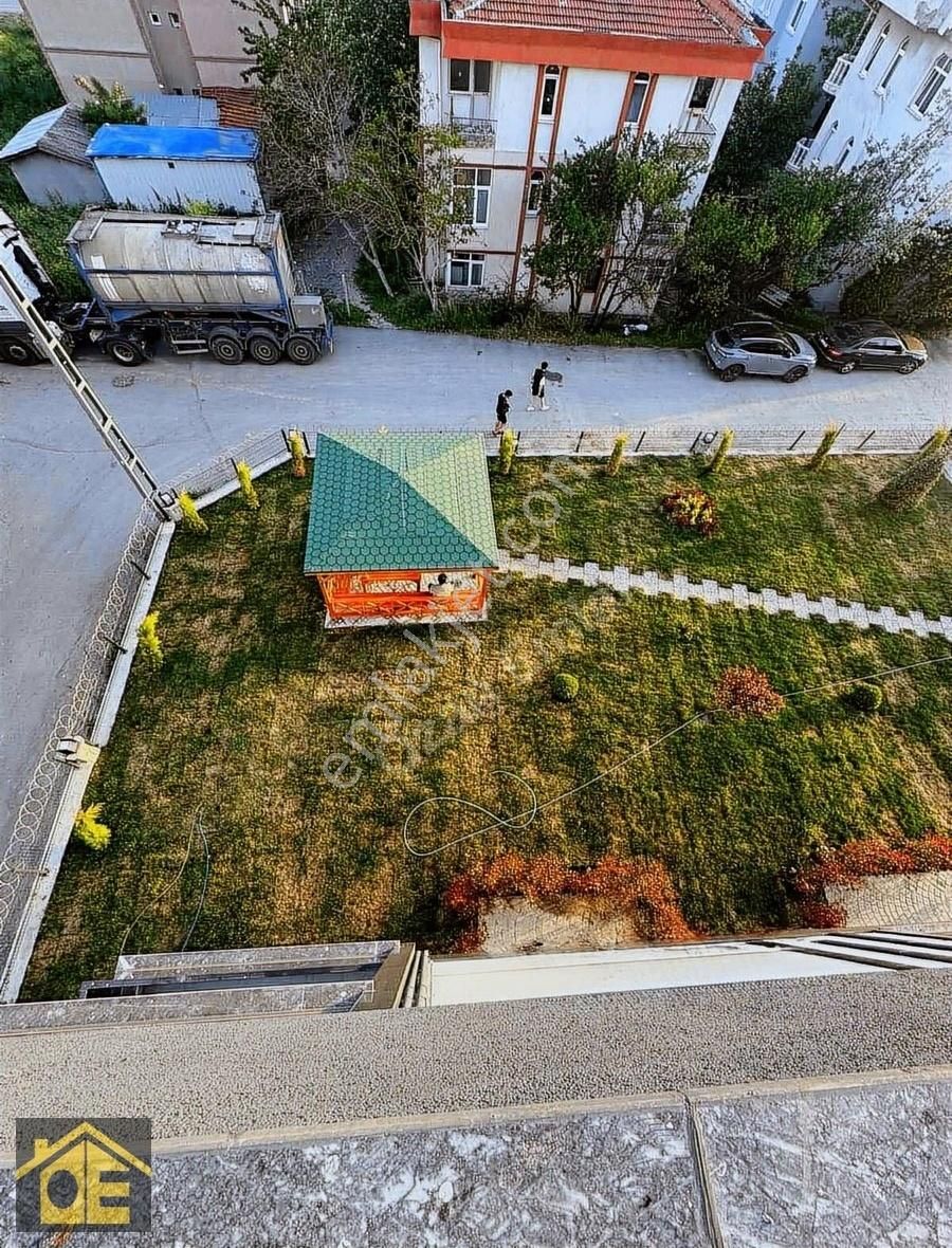 Ozan'dan Büyükçekmece Kamiloba'da Deniz Manzaralı 3+1 Daire