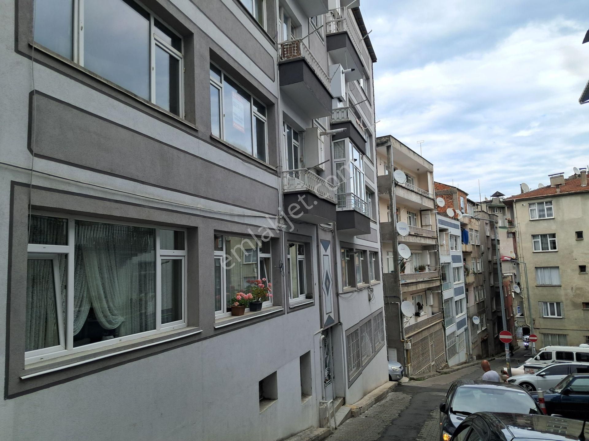 Cumhuriyet Mah. Tanjant Yolu Na Çok Yakın Satılık Geniş Daire