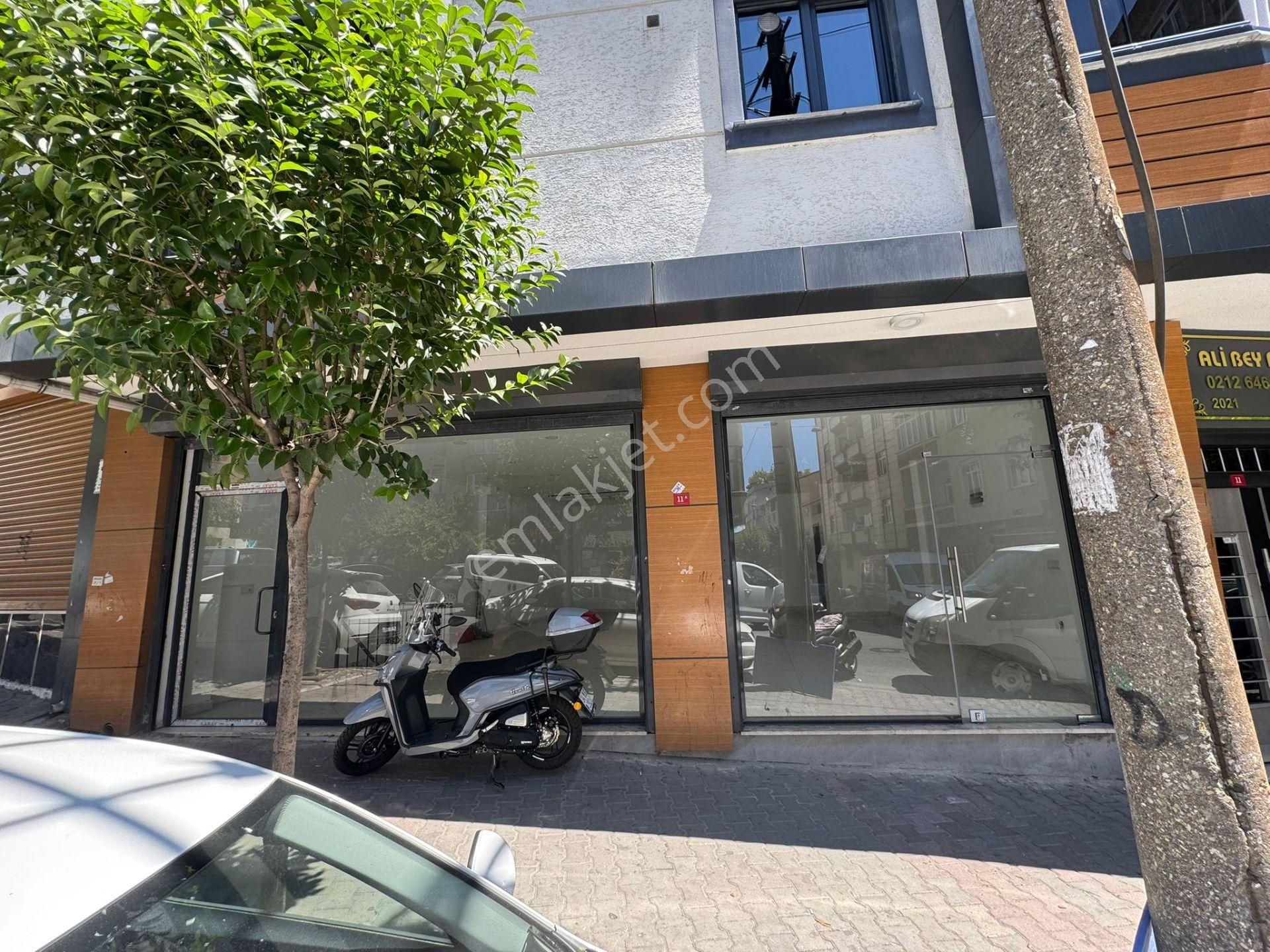 Menderes Mahallesinde Cadde Üzerinde Kiralık Depolu Dükkan