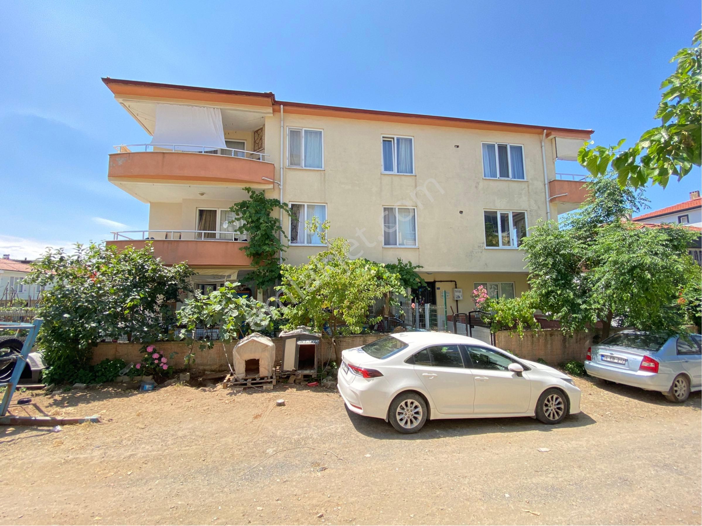 Karasu Akkum Mevkii 2+1 Arakat 80 M2 Açık Cephe Çift Balkonlu Satılık Daire
