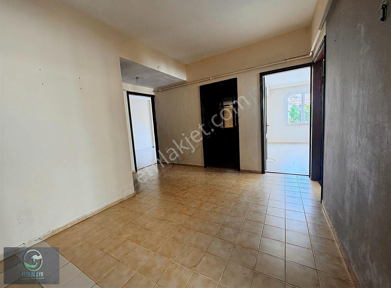 Sümer'de Cadde Üstü Köşe Başı 3+1 130m² Kiralık Daire