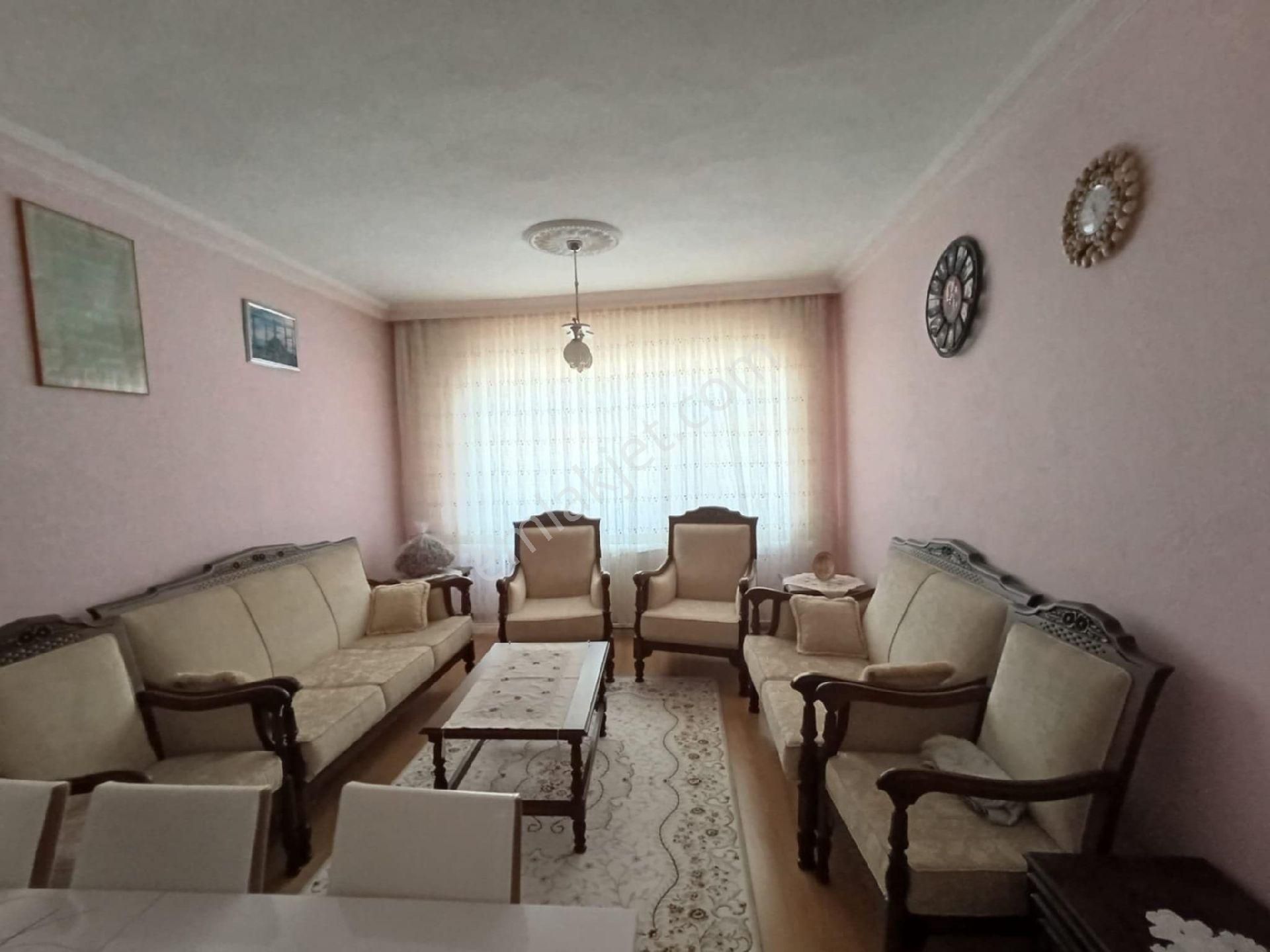 Polatlı Merkez Mıhçıokulu Yakını 2+1/100mk. Ara Kat Daire