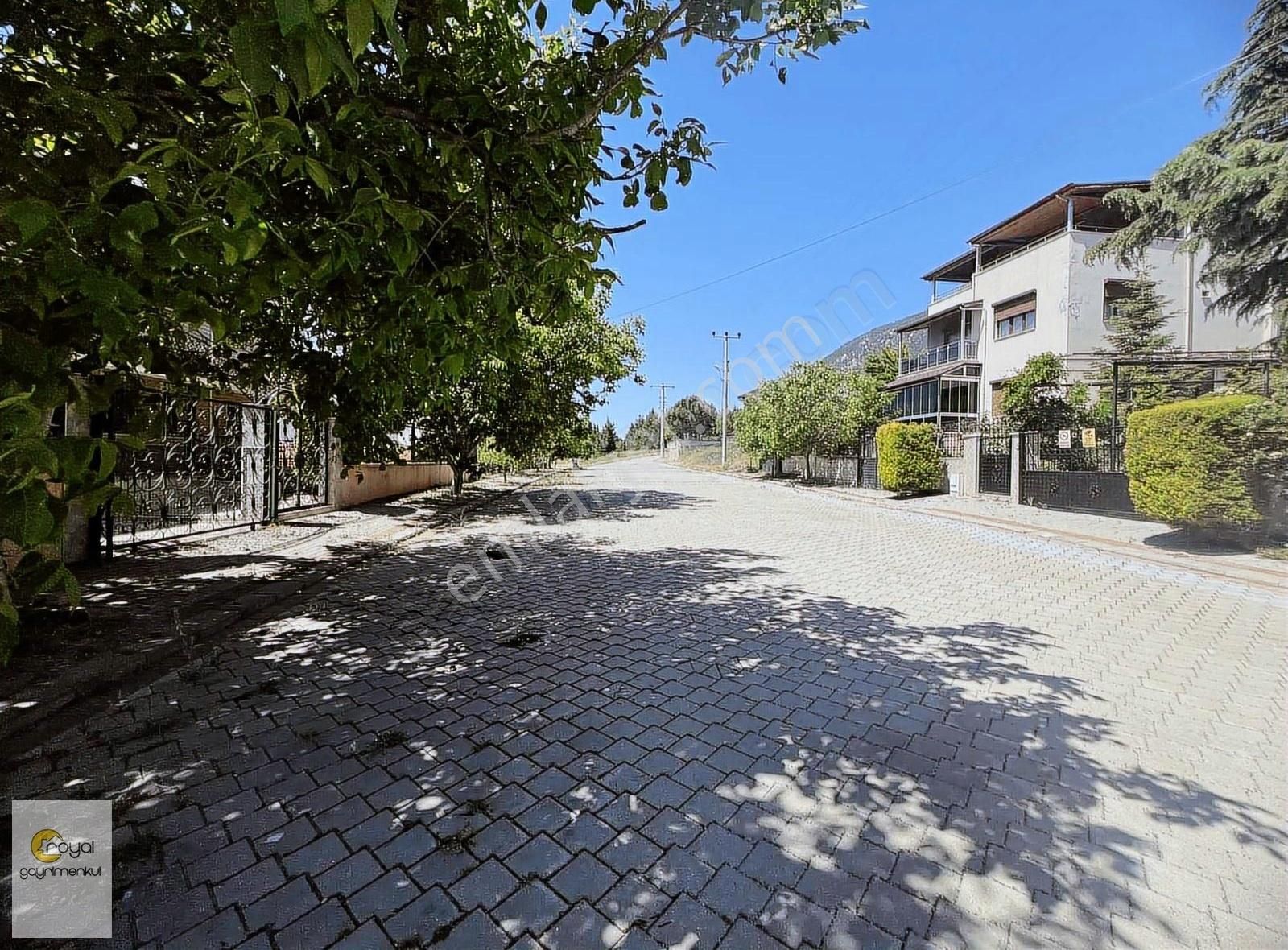 Cankurtaran Tuna Petrol Üzeri Toplamda 861m² B+2 Kat 2parsel Yan