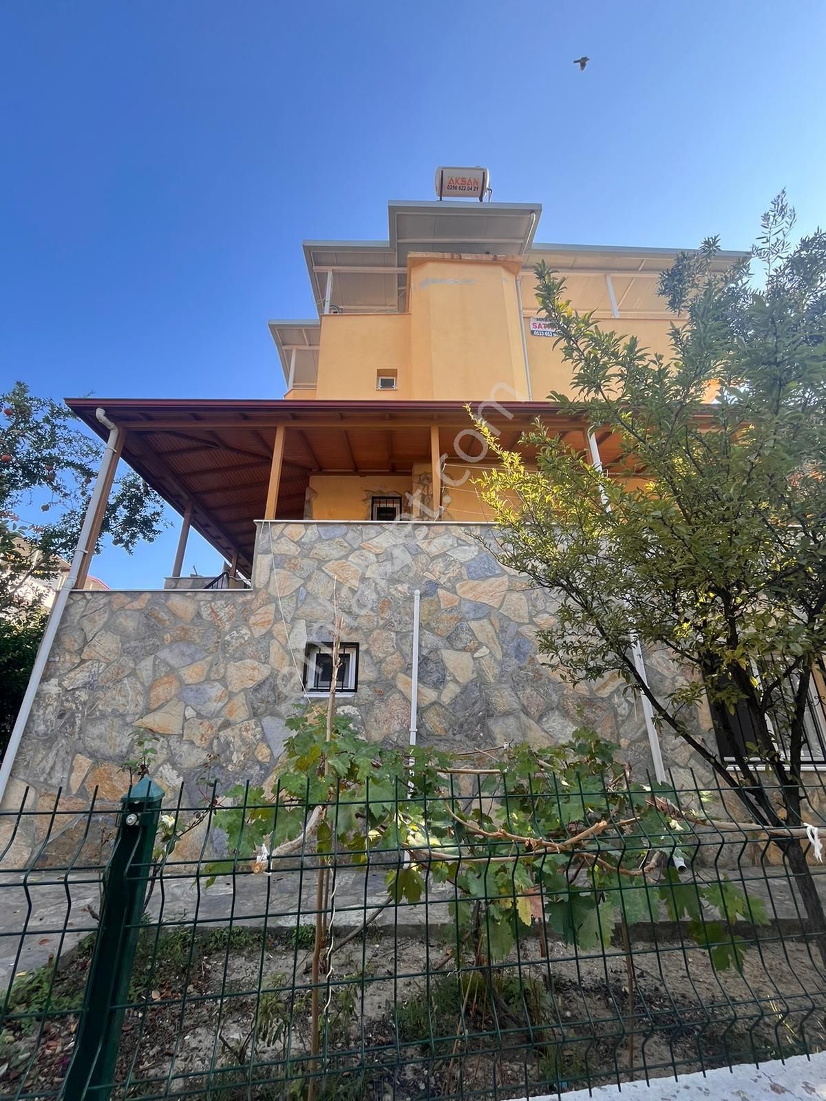 Kuşadası Soğucak Ta 4+1 Satılık Tripleks