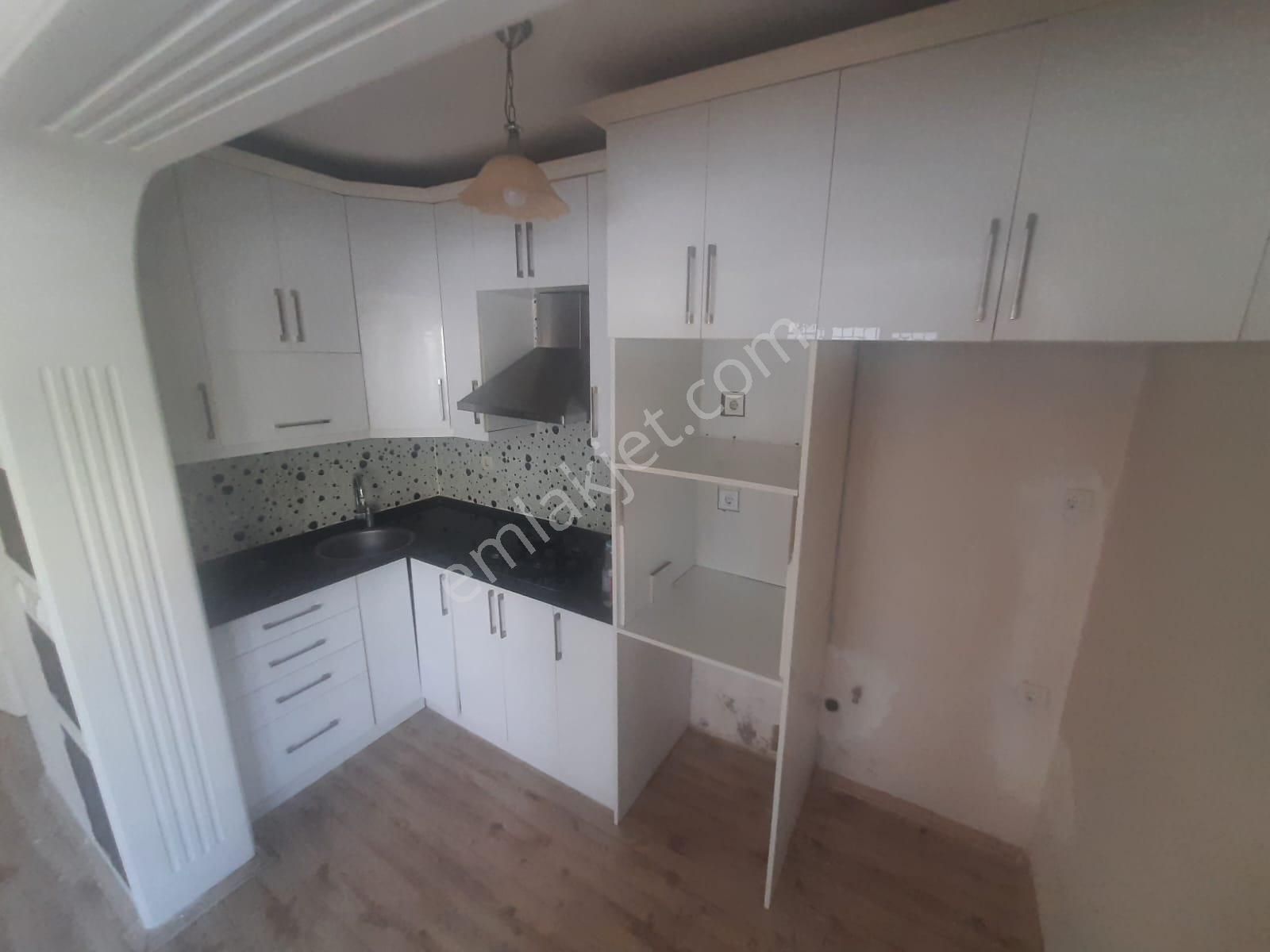 Bornova Atatürk Mah. 1+1 Kiralık Daire - Görsel 3