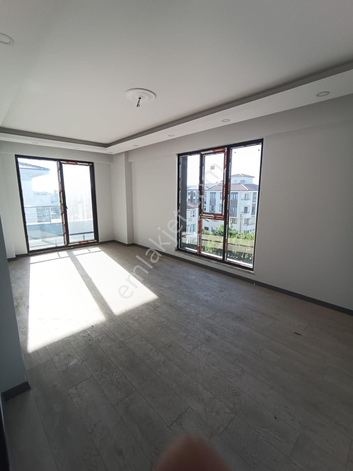 Yalova Çiftlikköy Çiftlik Mahallesinde Satılık 3+1 Daire - Görsel 3