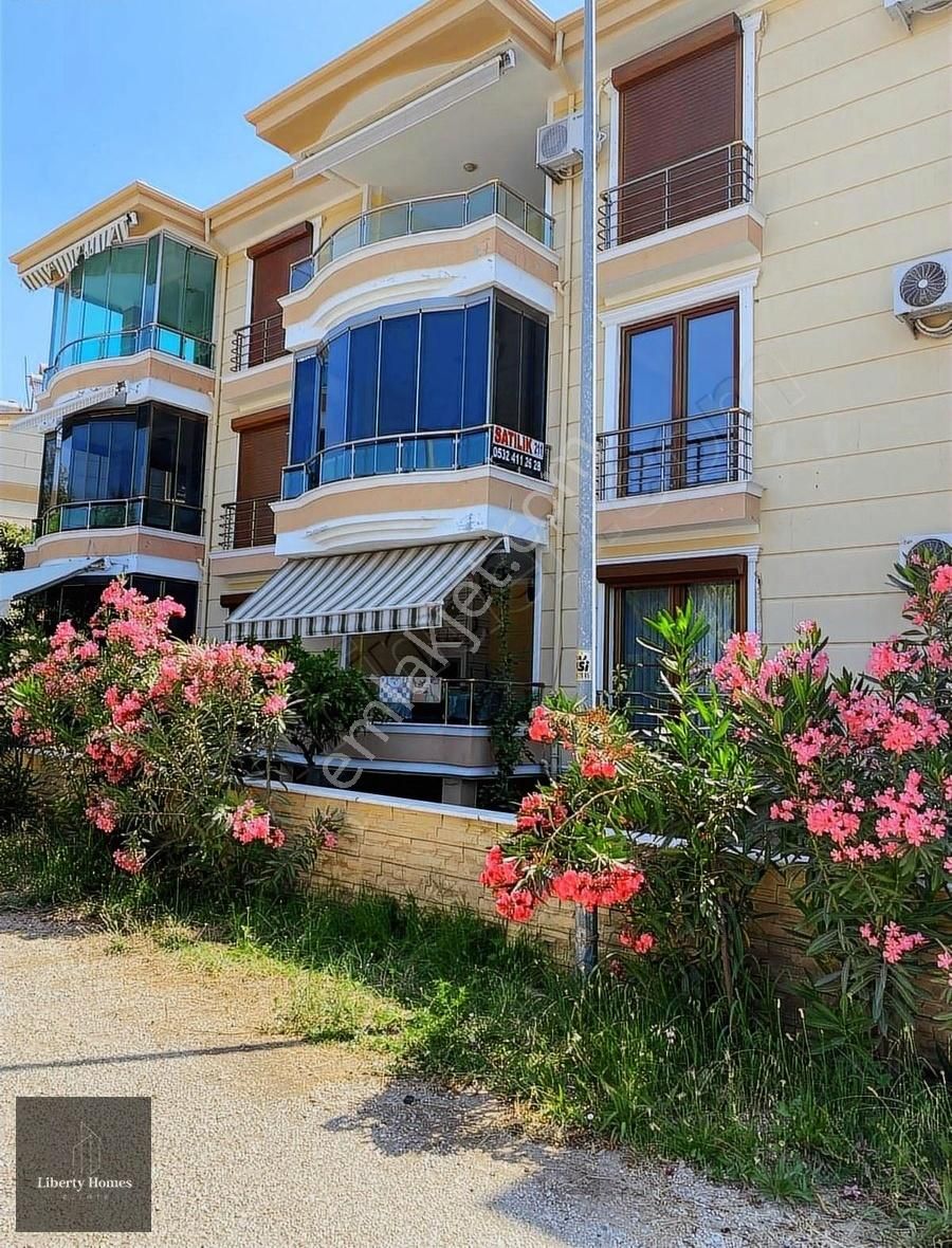Balıkesir Edremit Narlıda Site İçi Sahile Yakın 2+1