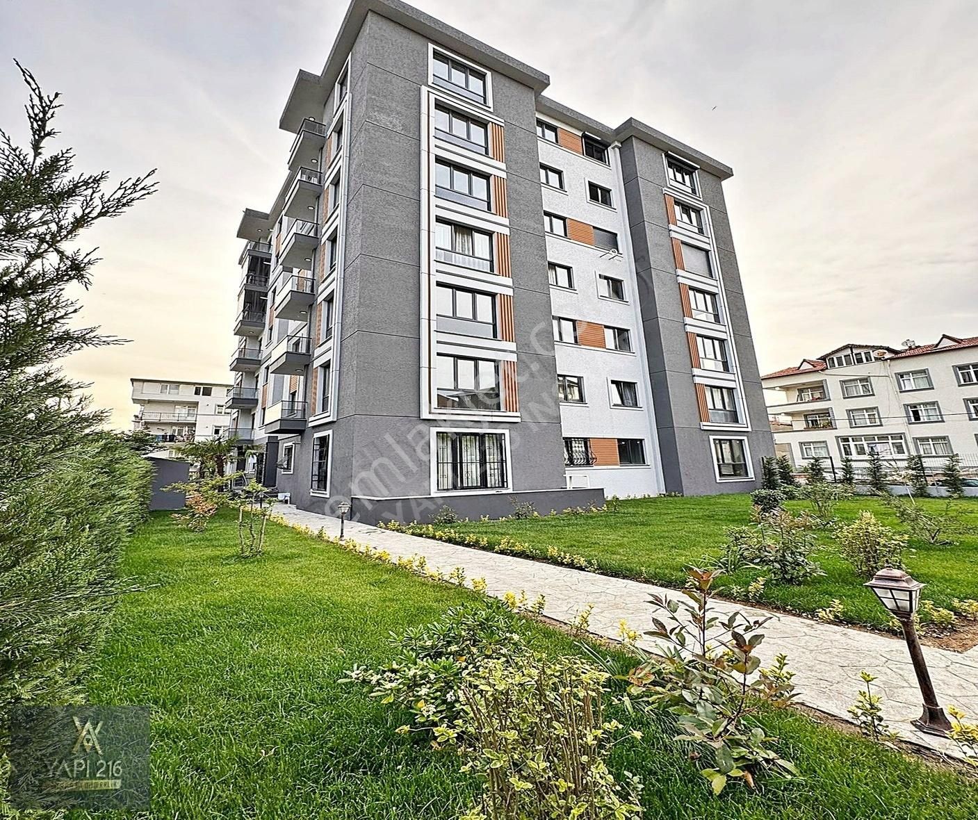 Yapı 216'dan Site İçi Güvenlikli Metroya Yakın 2+1 Satılık Daire