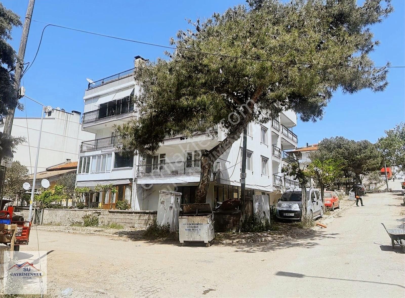 Ayvalık Su Gayrimenkulde Alisansür Cad Dublex 3+1 Satılık Daire