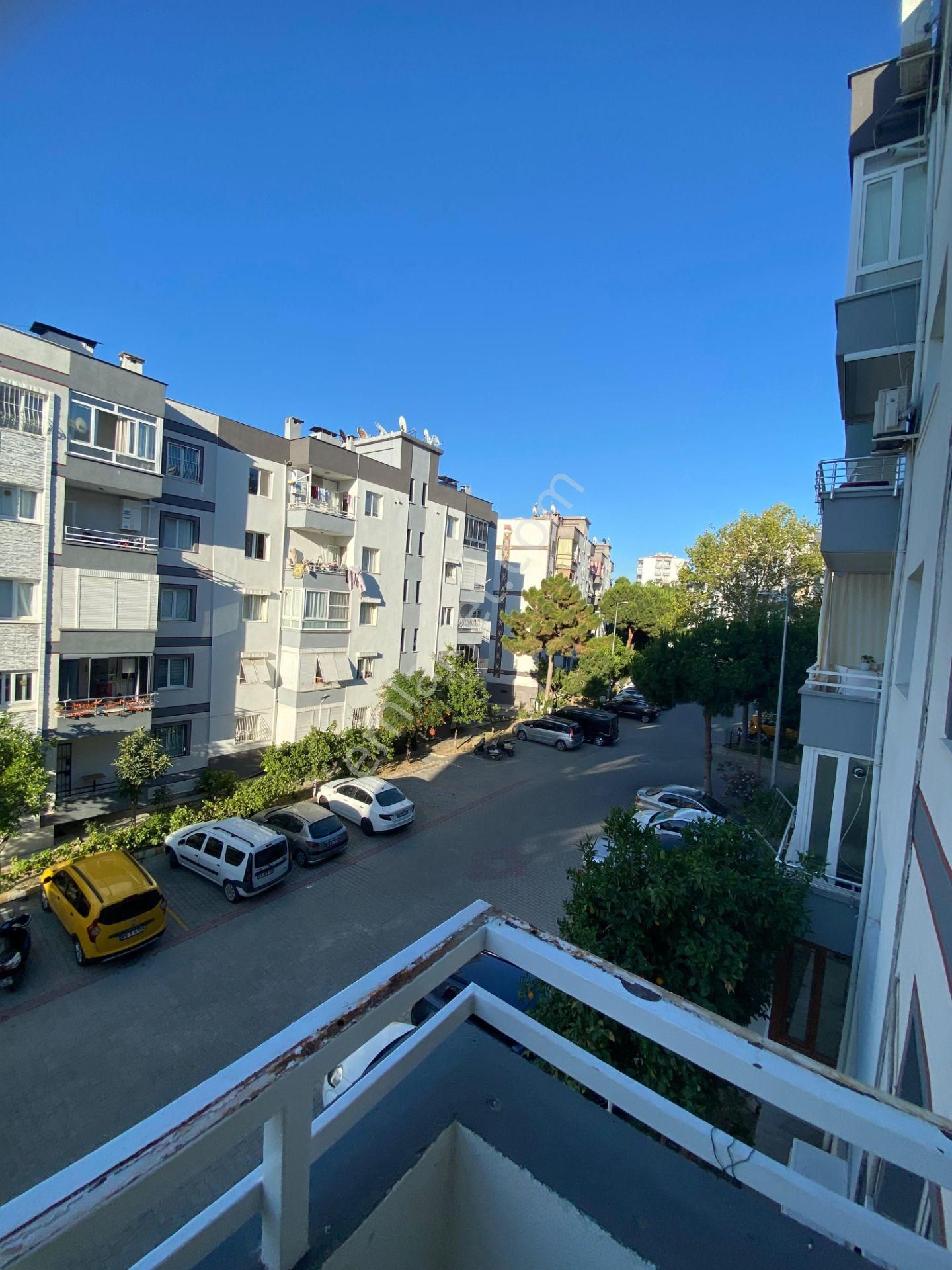 Kuşadası Meram Sitesinde 2+1 Satılık Daire