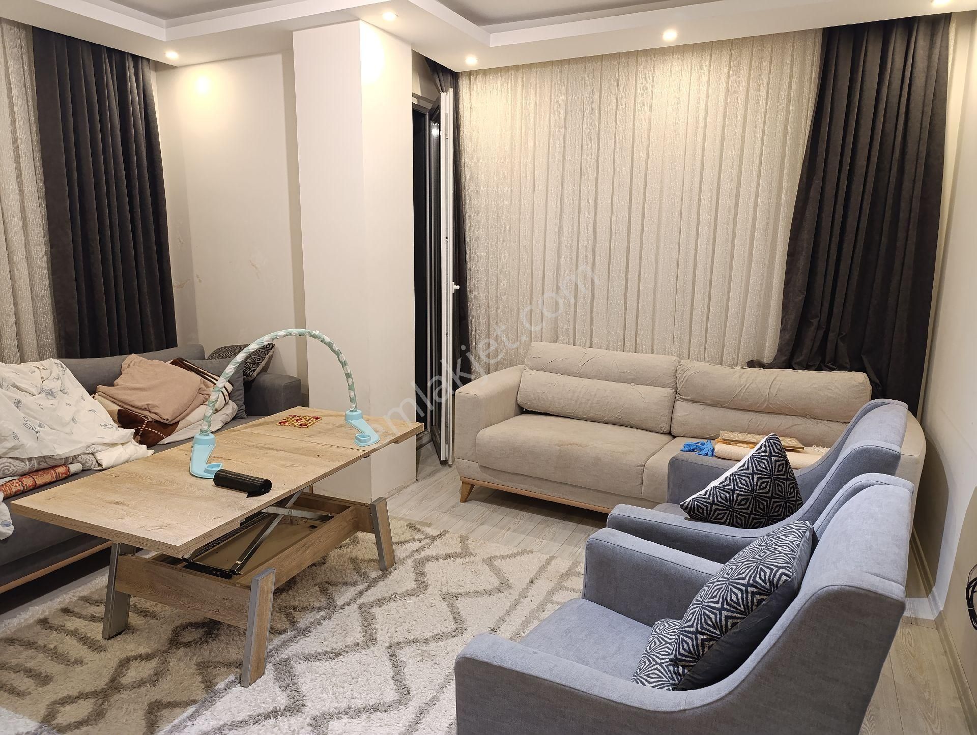 Avcılar Merkez'de 2+1 3.kat 3 Yıllık Eşyalı