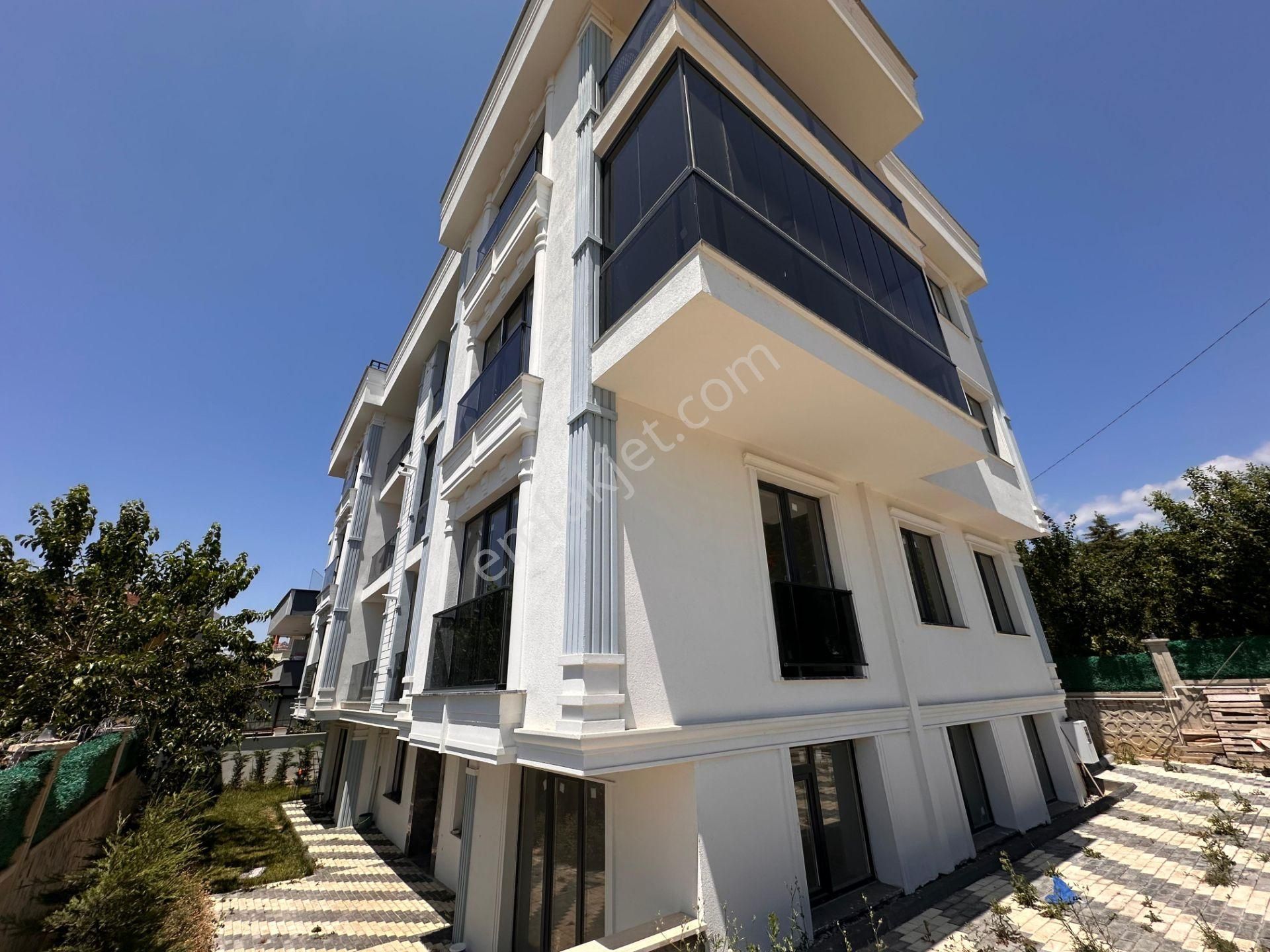Büyükçekmece Kamiloba Mahallesinde Geniş 2+1 Daire