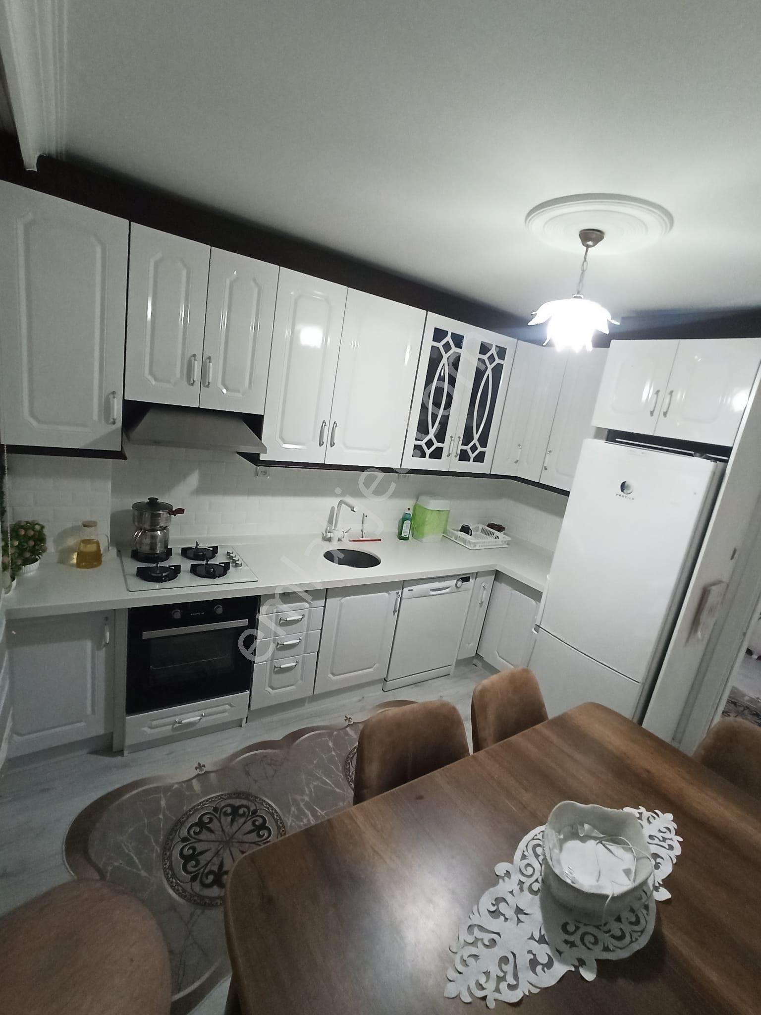 Asker Emlak'tan Konak Mah Satılık 3+1 140m2 Daire