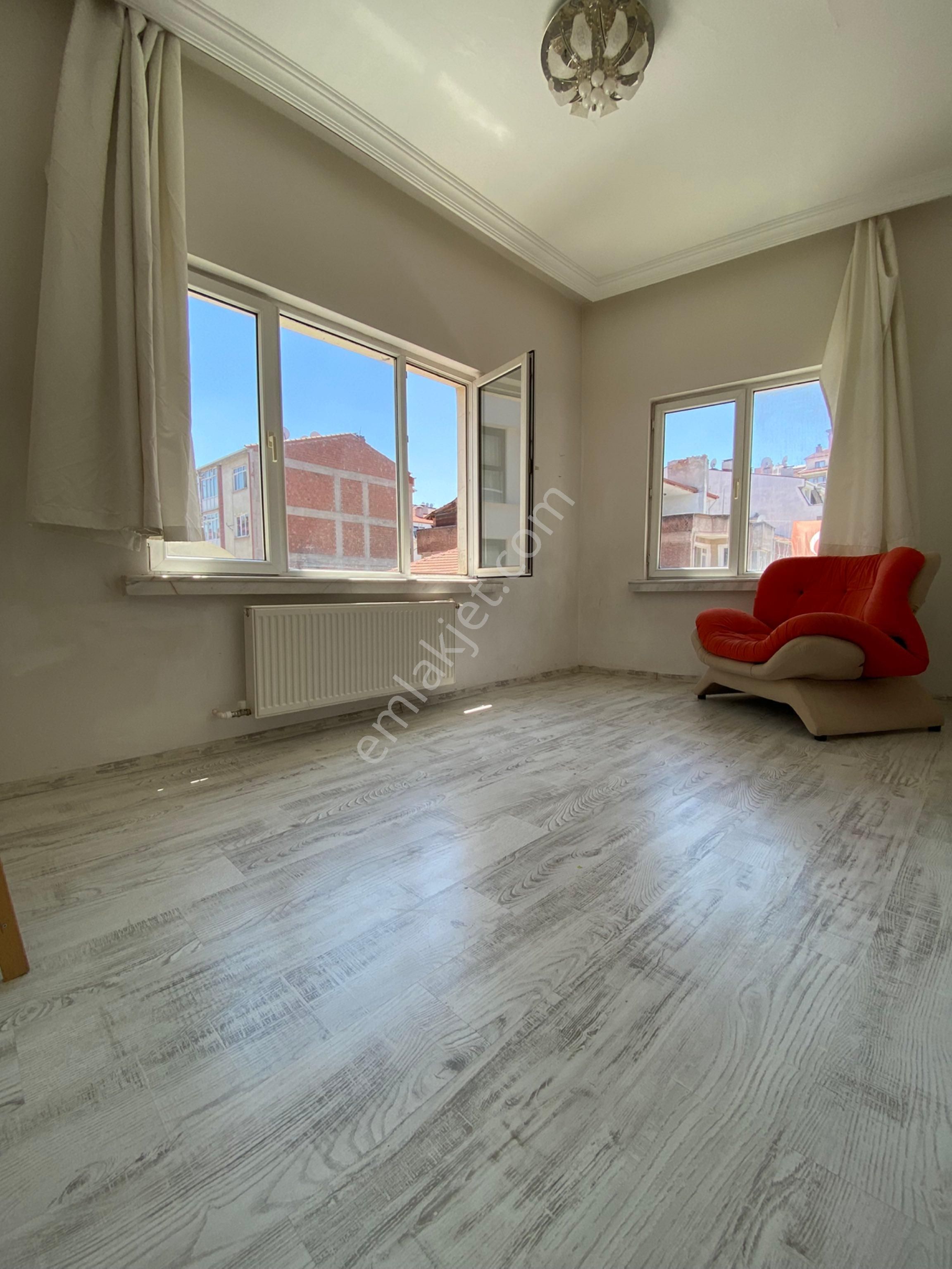 Özgür Denizli"den İstiklal Mah.reşadiye Sokak Satılık 2+0 Daire