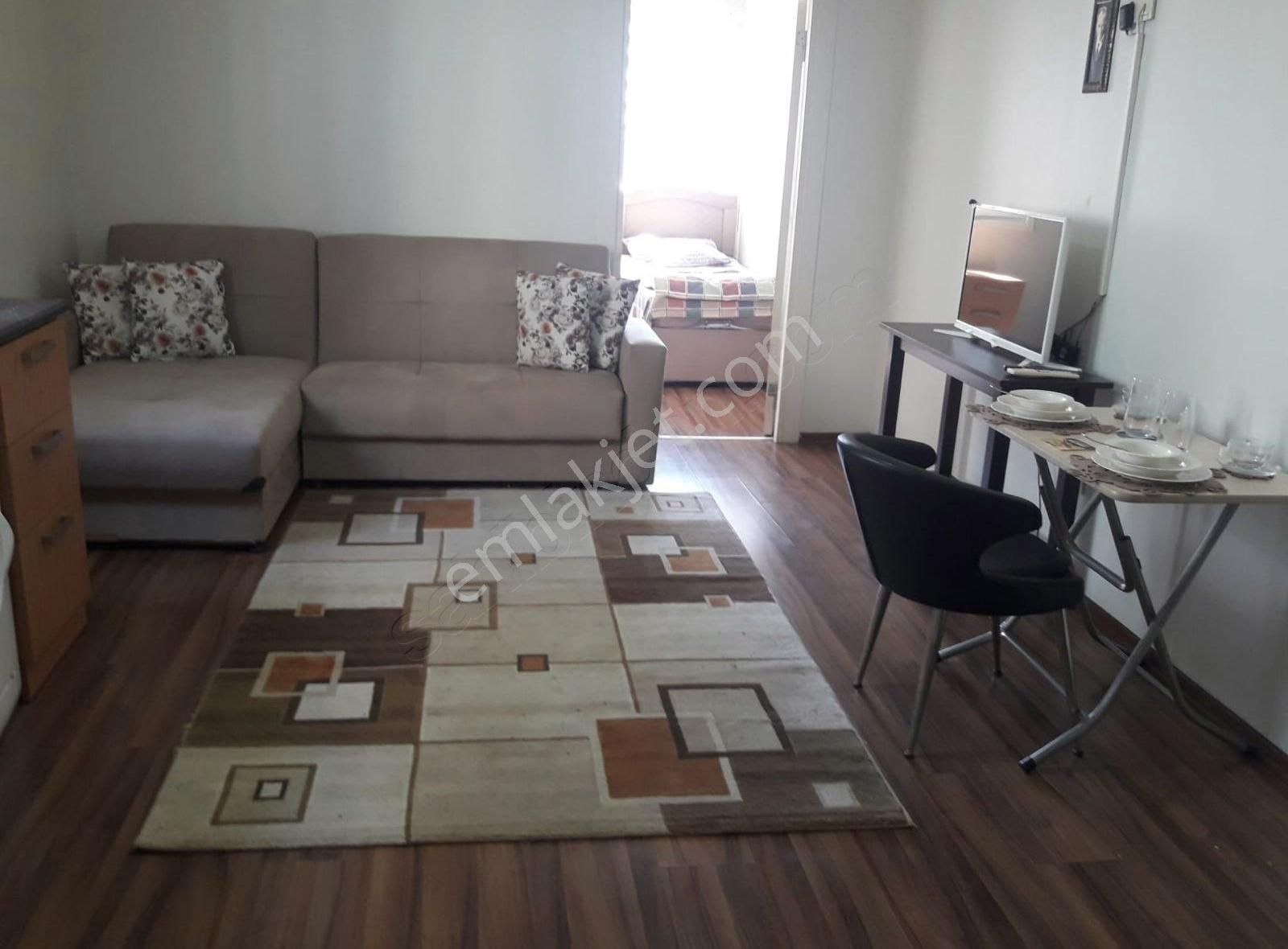 Ataşehirde Hastaneler Üniversitelere Yakın Eşyalı 1+1 Daire