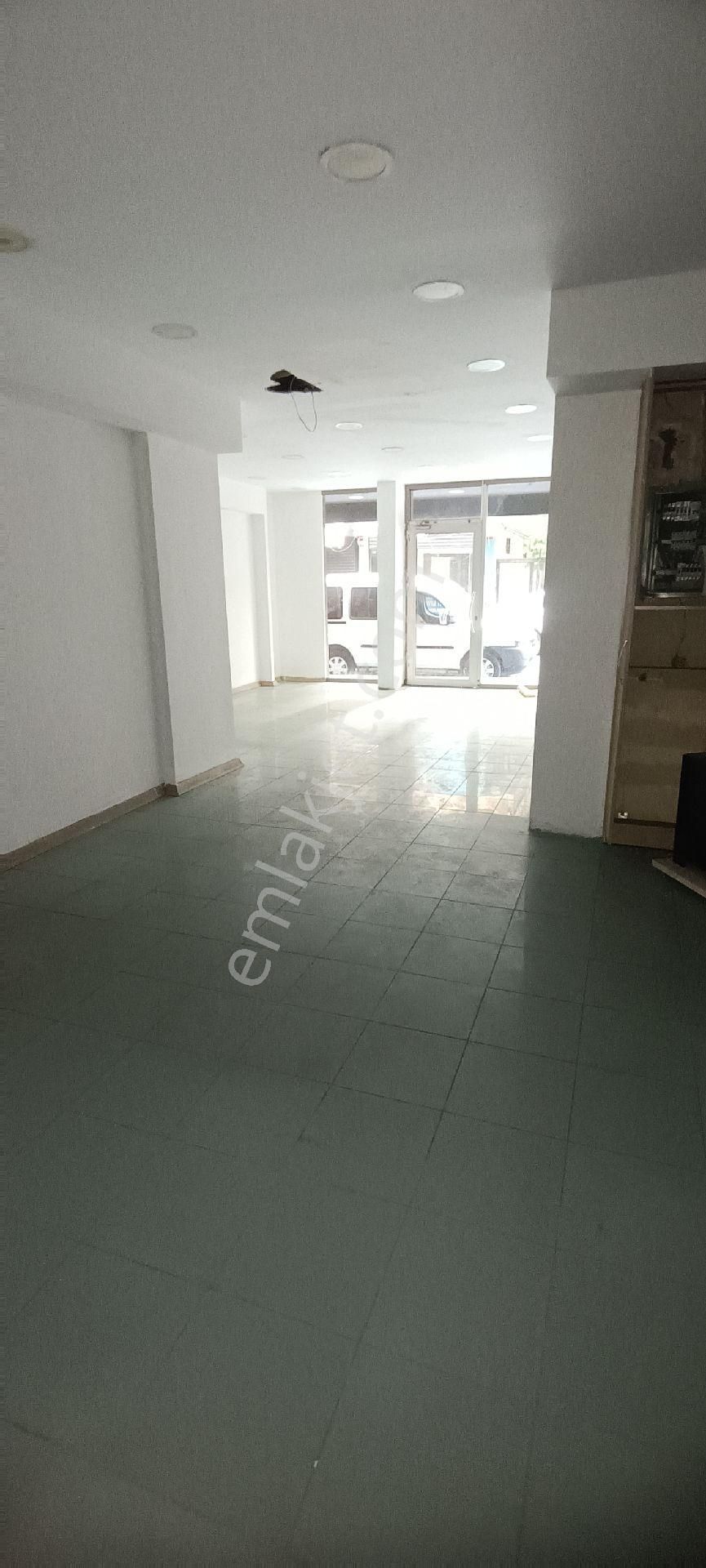 S.evlerde İşlek Cadde Üzerinde 85m2 Masrafsiz Her İşe Uygun Dükkân