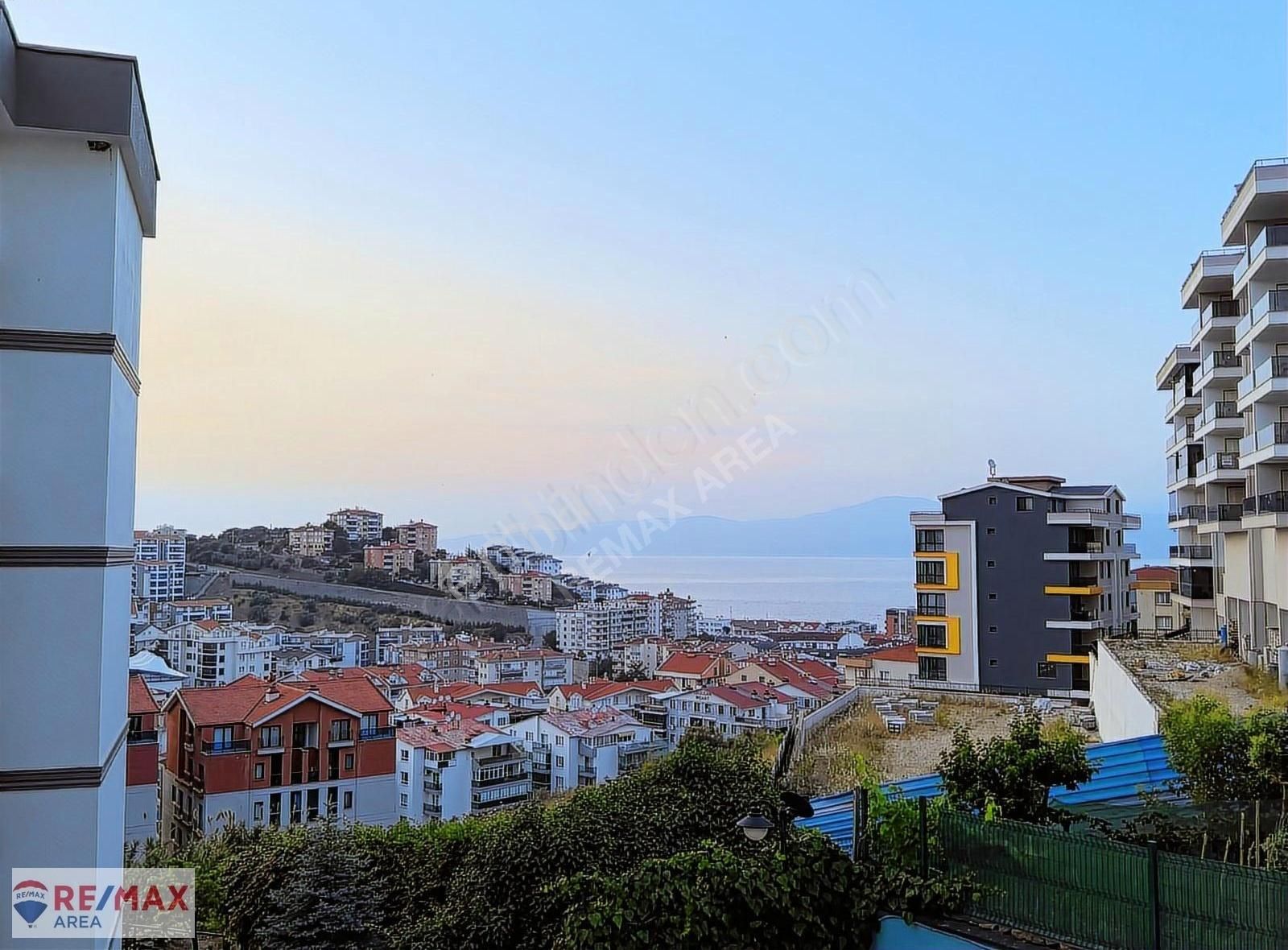 Remax Area Dan Mudanya Da Deniz Manzaralı Satılık 3+1 Lüks Daire