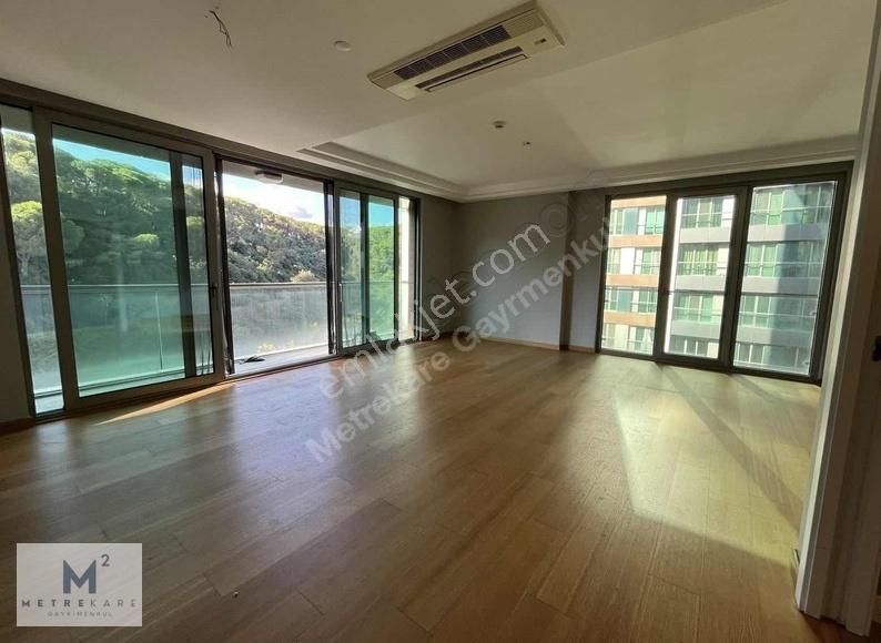Vadistanbul Teras 2+1 Boş Kiralık Daire Köşe Senelik Peşin