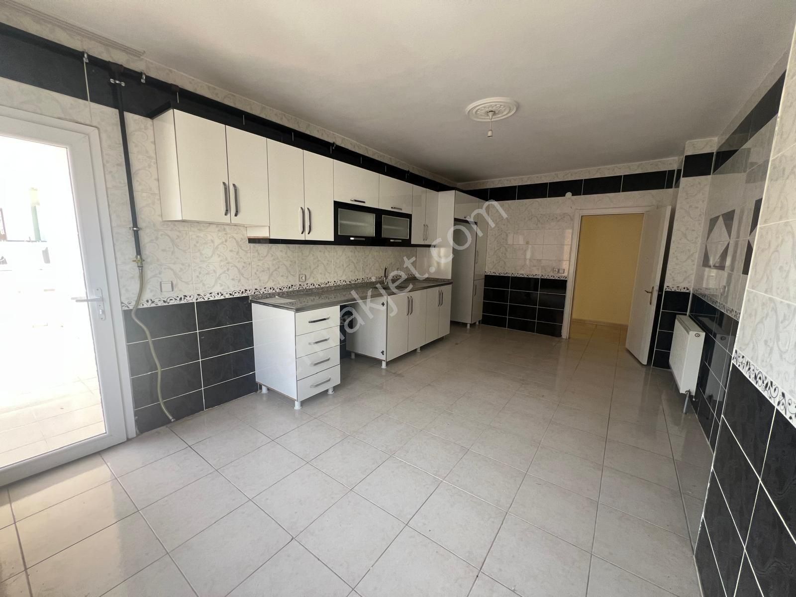 Sahra Emlaktan Yenikent Toki Devlet Hastanesi Arkası Kiralık Daire