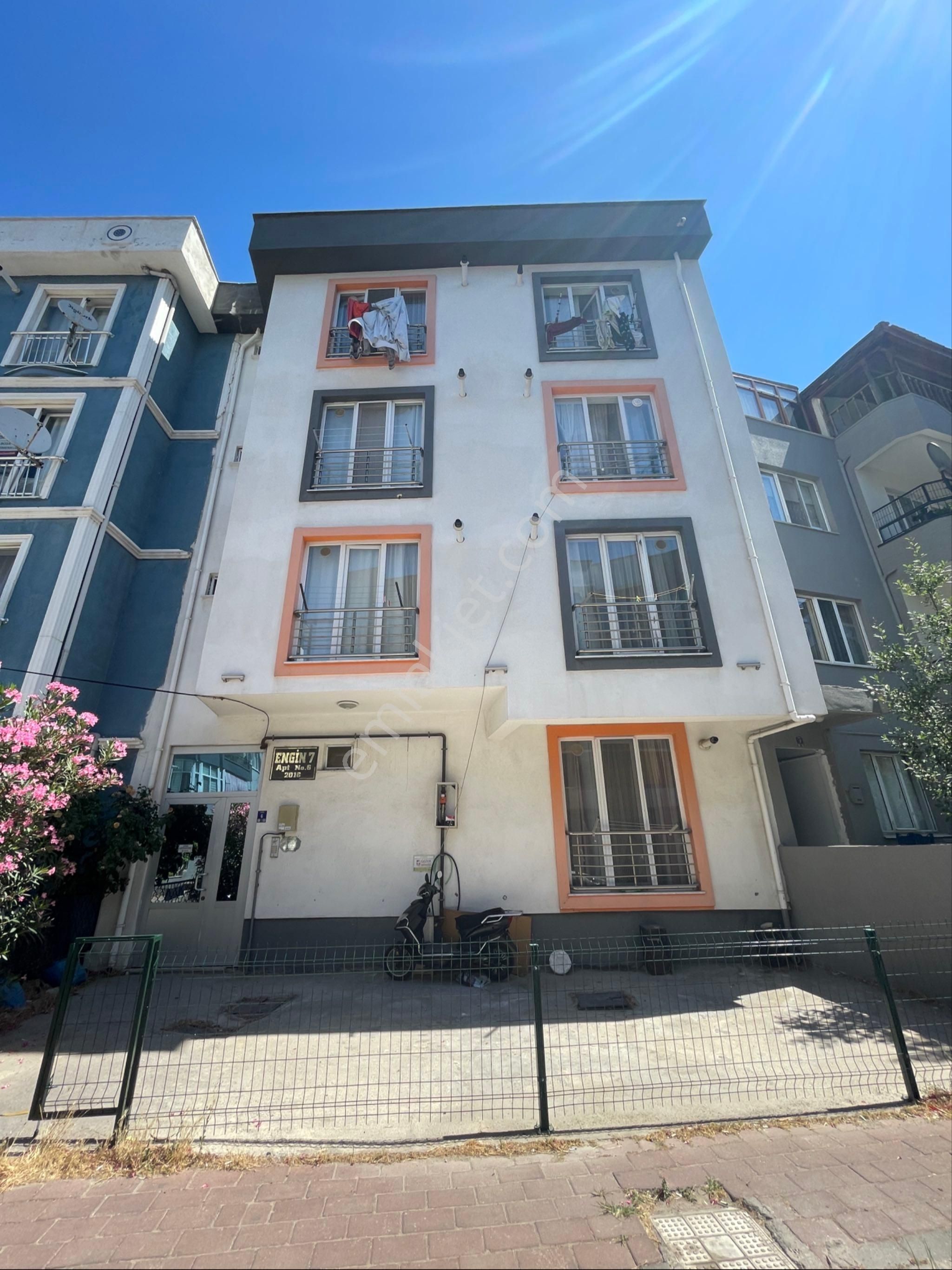 Çanakkale Merkez Barbaros Mah. Atatürk Cad. Mevkii Ful Eşyalı