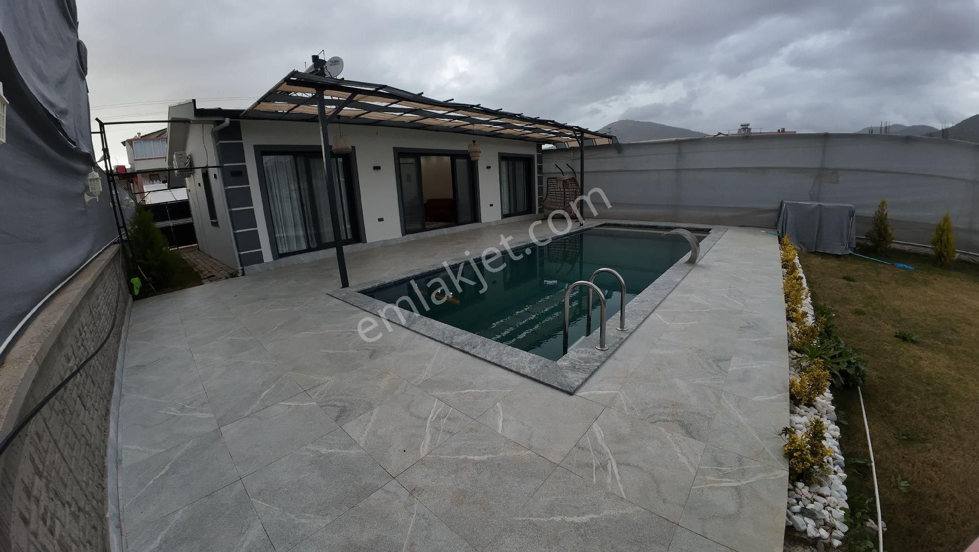 Karaçulhada Kiralık Eşyalı Havuzlu 2+1 Villa - Görsel 24