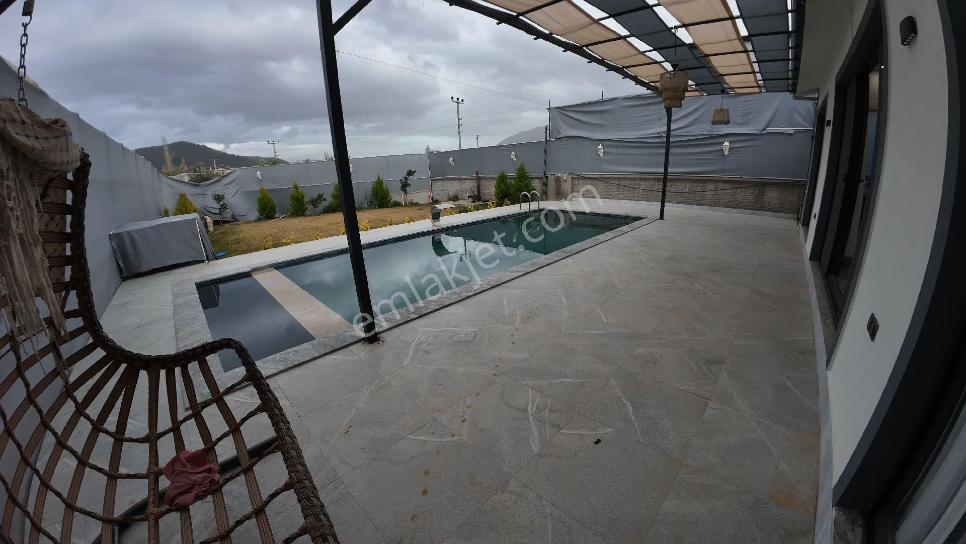 Karaçulhada Kiralık Eşyalı Havuzlu 2+1 Villa - Görsel 25