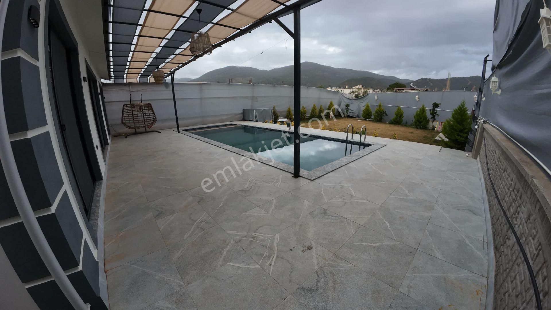 Karaçulhada Kiralık Eşyalı Havuzlu 2+1 Villa - Görsel 20