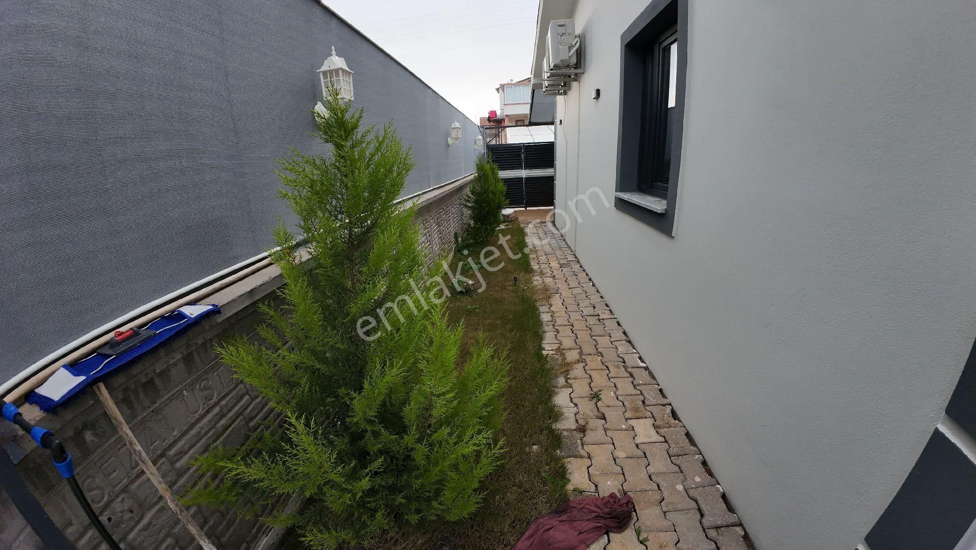 Karaçulhada Kiralık Eşyalı Havuzlu 2+1 Villa - Görsel 9