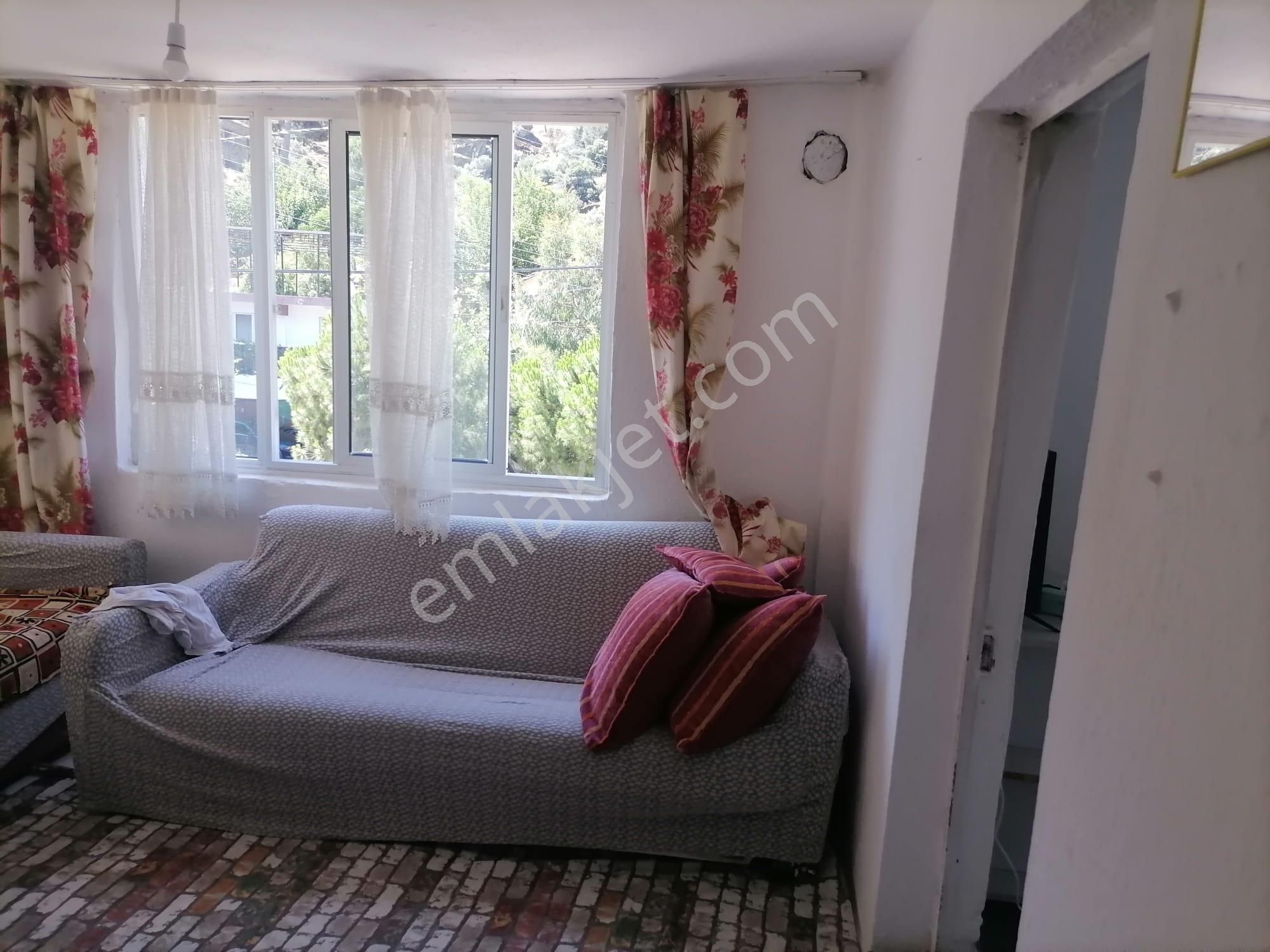 Avcılar Köyü Sökede Satılık Köy Evi