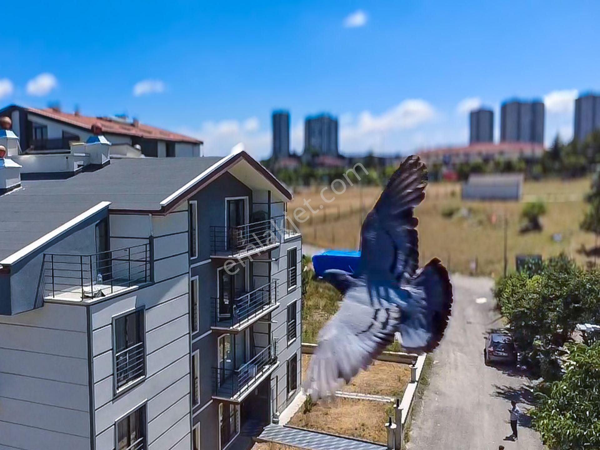 İncek Mah. Eşyalı 1+1 Satılık Bulvar'da, Geniş Balkon, Fiber Alt
