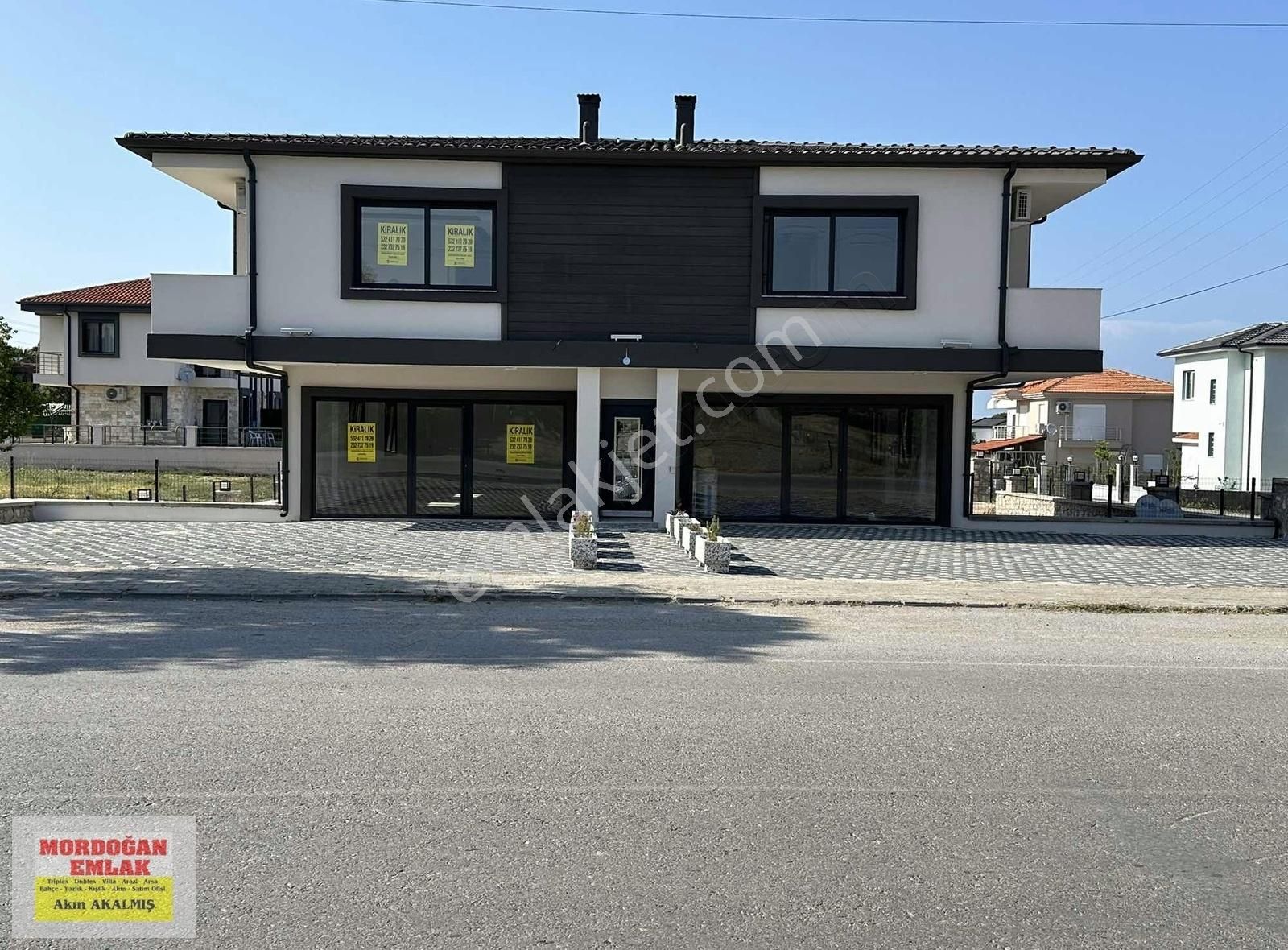 Mordoğan Emlaktan Cadde Üzeri 1+1 Eşyasız Kiralık Sıfır Daireler
