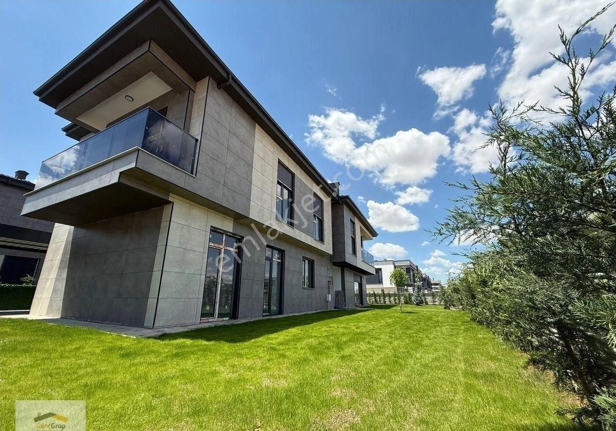 *genç Grup* 400m2 Bahçeli Söğütönü Sakarya Okul Yanı 5+1 Villa..