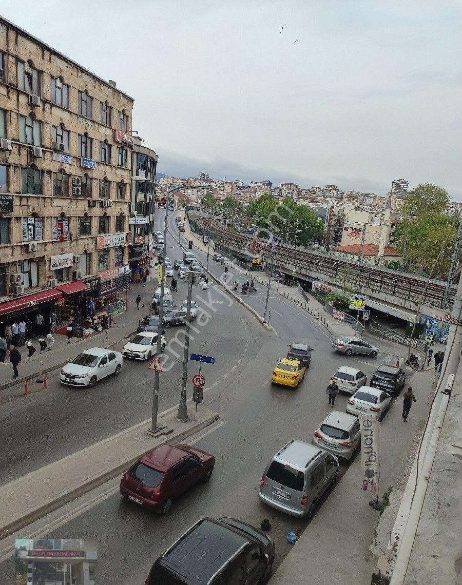 Kartal Merkezde Cadde Üzerinde 1+1 Büro Ofis