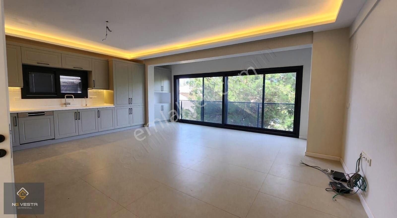 Urla Kalabak'ta Tam Müstakil Havuzlu Lüks Villa - Görsel 13