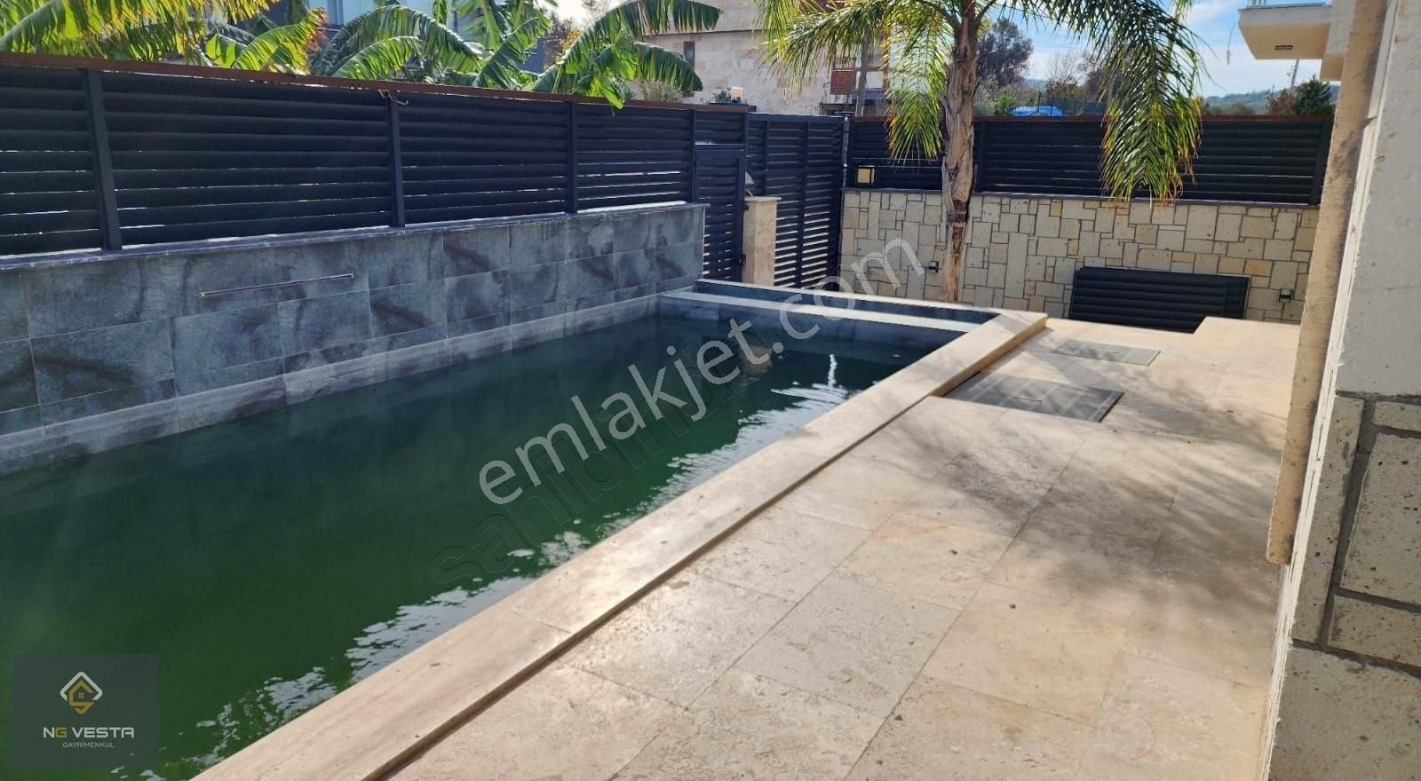 Urla Kalabak'ta Tam Müstakil Havuzlu Lüks Villa - Görsel 5