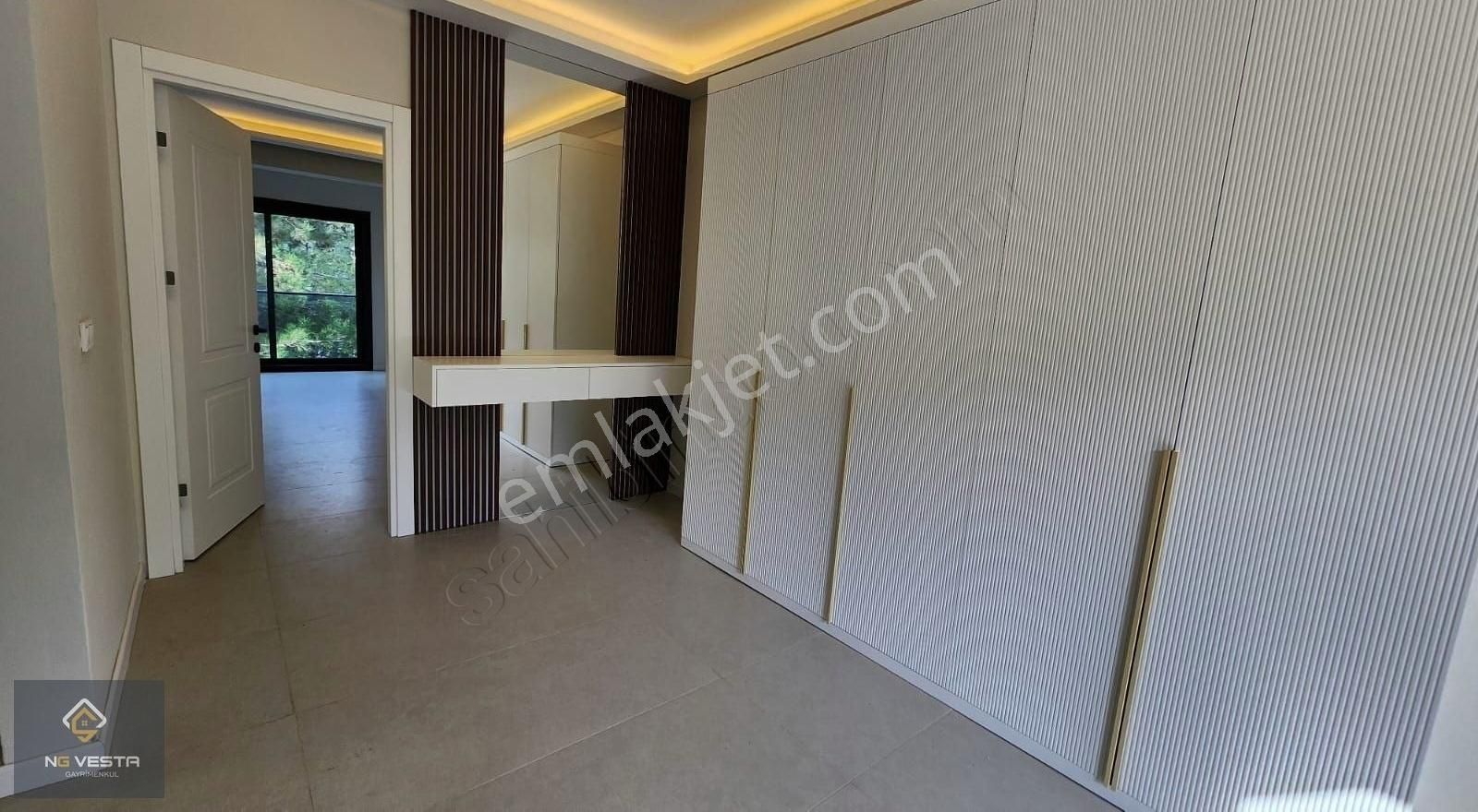 Urla Kalabak'ta Tam Müstakil Havuzlu Lüks Villa - Görsel 21