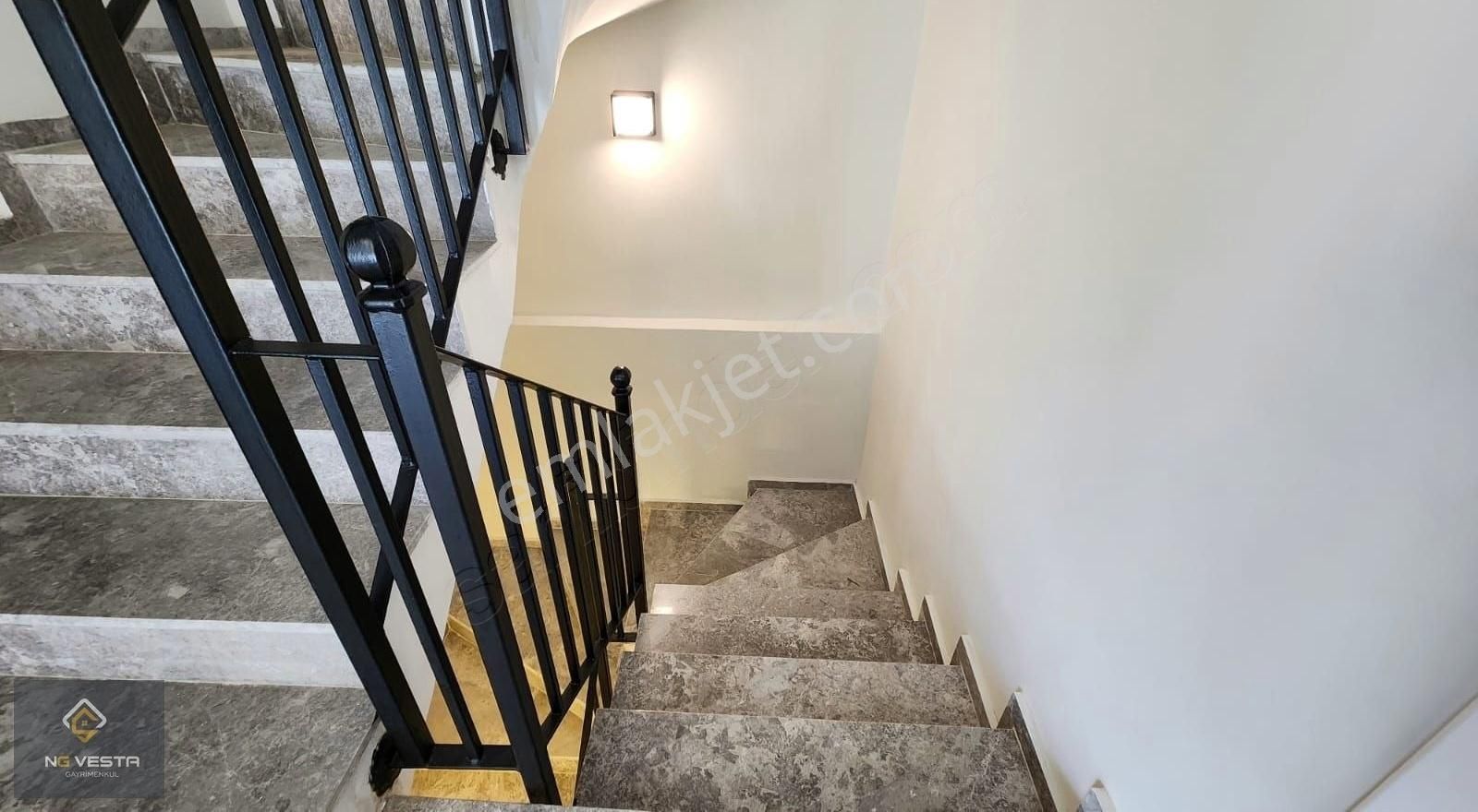 Urla Kalabak'ta Tam Müstakil Havuzlu Lüks Villa - Görsel 9