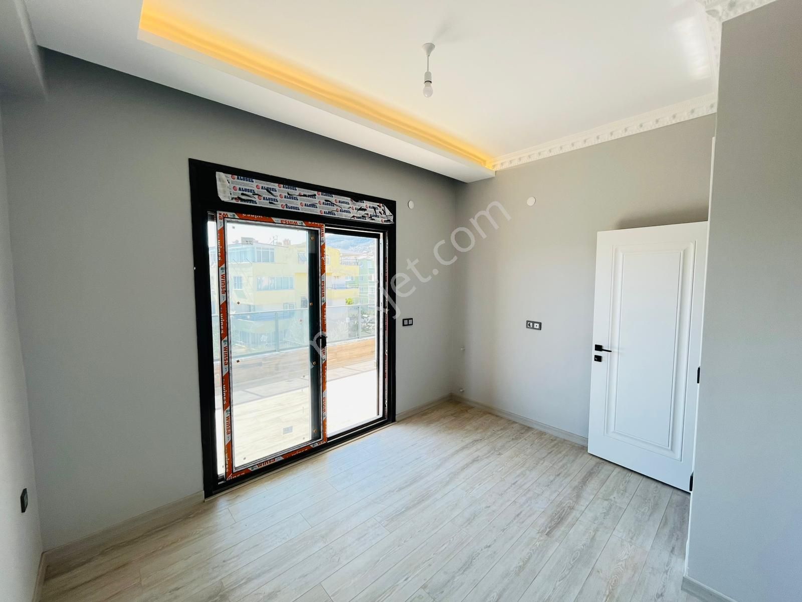 Altınoluk Yağcılar Denize Çok Yakın Asansörlü Lüx Sıfır Geniş 2+1 Ve 3+1 Dublex Daireler - Görsel 31