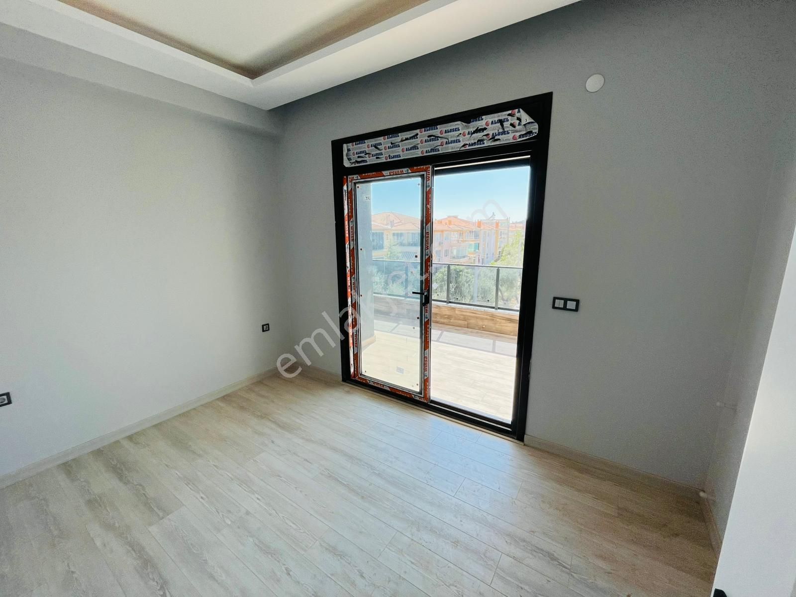 Altınoluk Yağcılar Denize Çok Yakın Asansörlü Lüx Sıfır Geniş 2+1 Ve 3+1 Dublex Daireler - Görsel 34