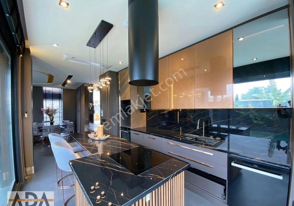 Panaromik Deniz Manzaralı Müstakil Villa