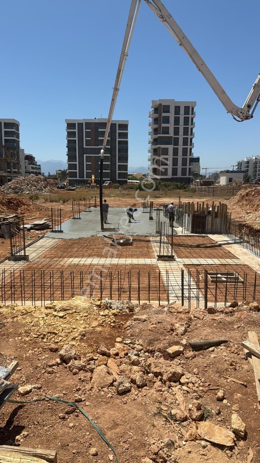 Altıntaş'ta Peşinatsız Taksit İmkanı İle 1+1 Daireler
