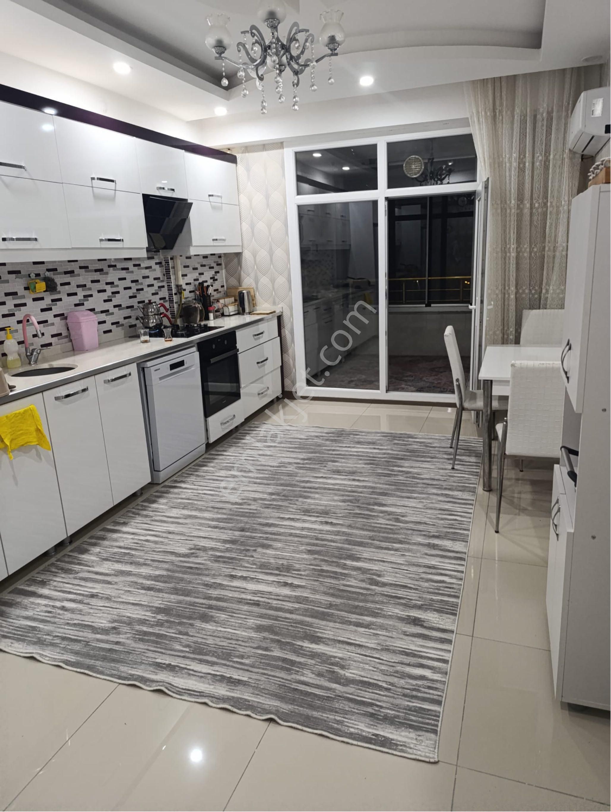 Erganide Toki Üstü 7 Katlı Dairelerde Satılık 3+1 Çift Cam Balkon Daire