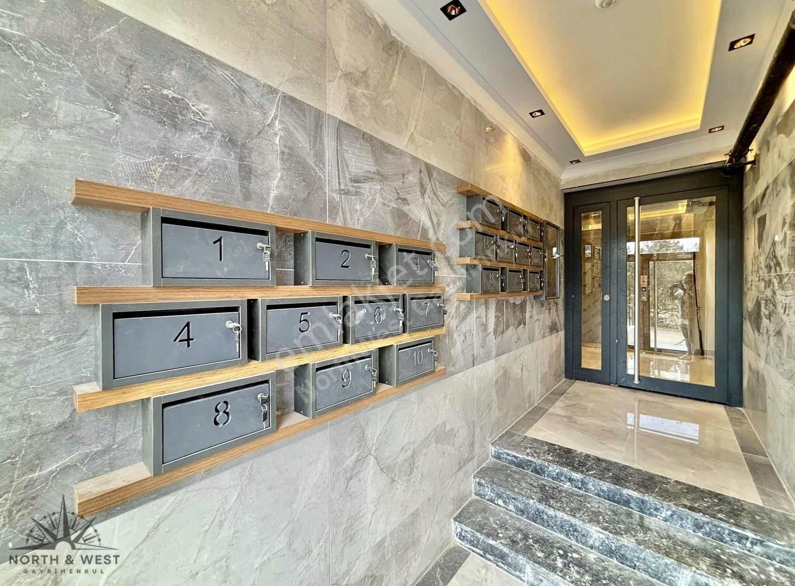 North&west'ten İncek'te Ön Cephe Ara Kat Düz 2+1 Kiralık Daire
