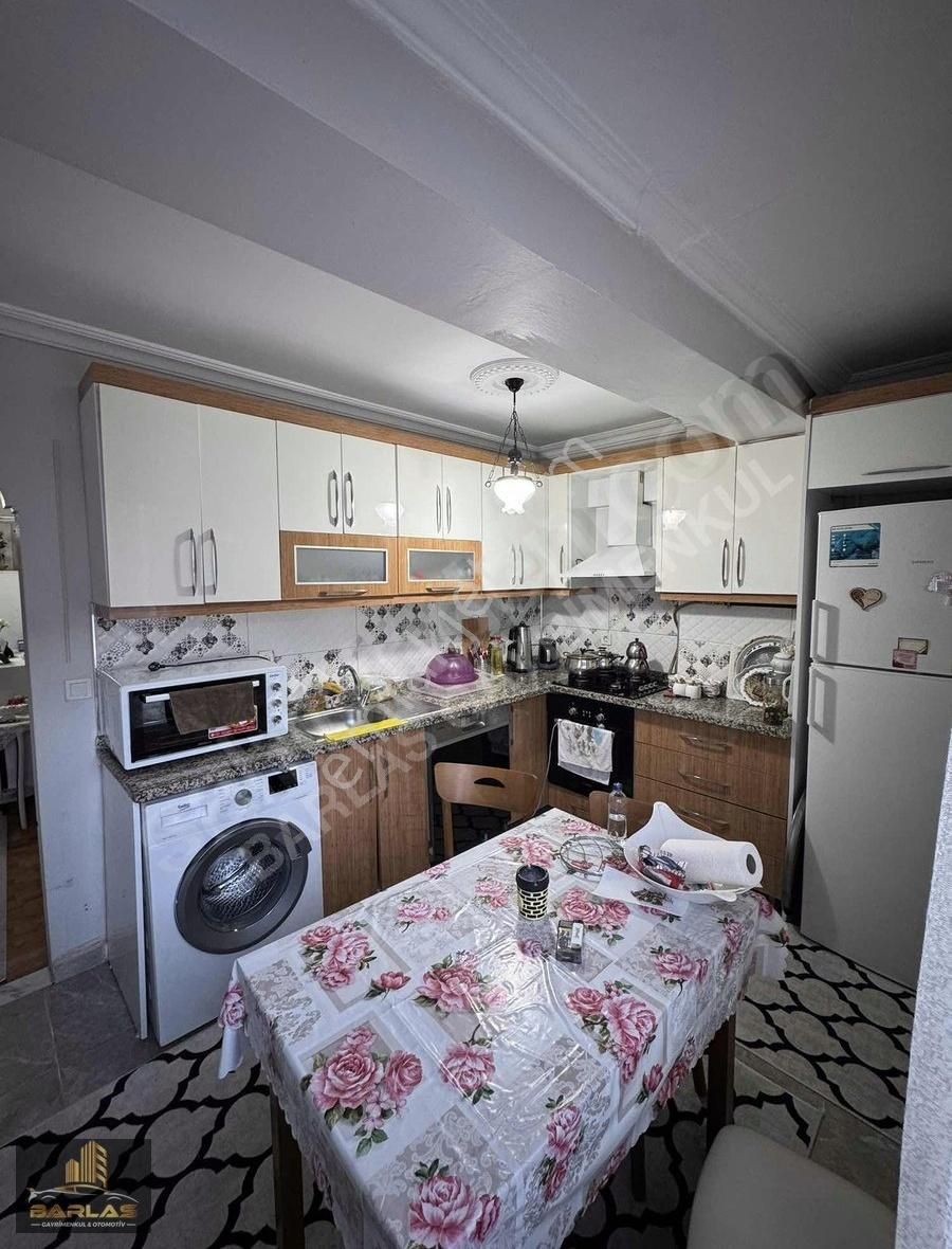 Halkalı Merkez Mahallesin'de 2+1 İskanlı 95 M Satılık Daire