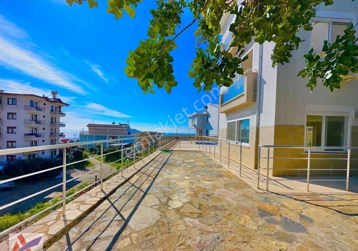 Cikcilli’de Full Deniz Kale Manzaralı Özel Yapım Müstakil Villa